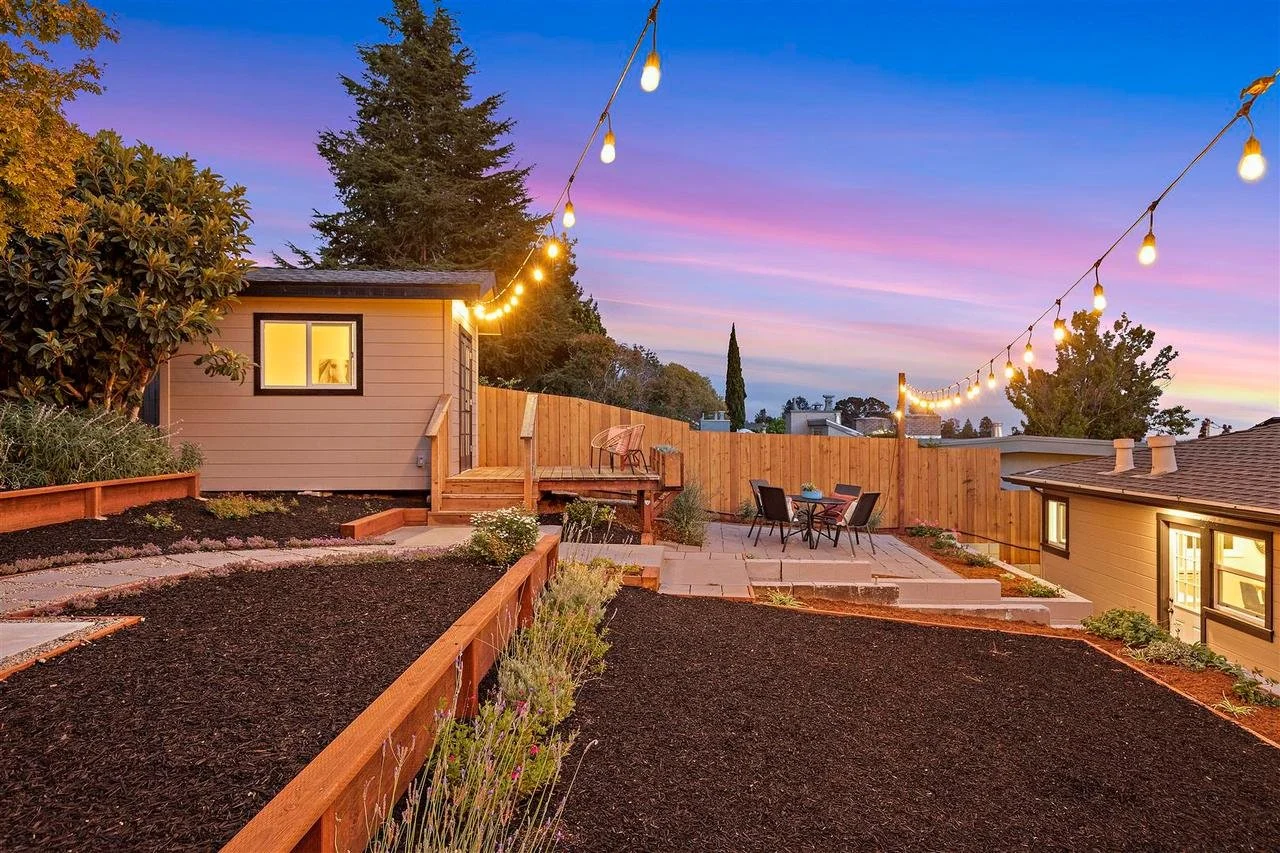 4198 Huntington St Smaller 075.jpg