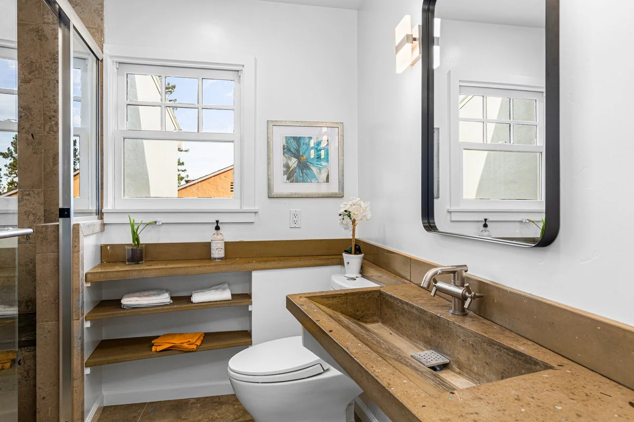 4421 Albert St Smaller 029.jpg