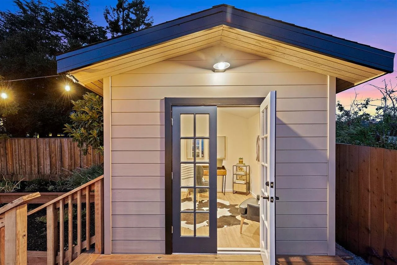 4198 Huntington St Smaller 079.jpg