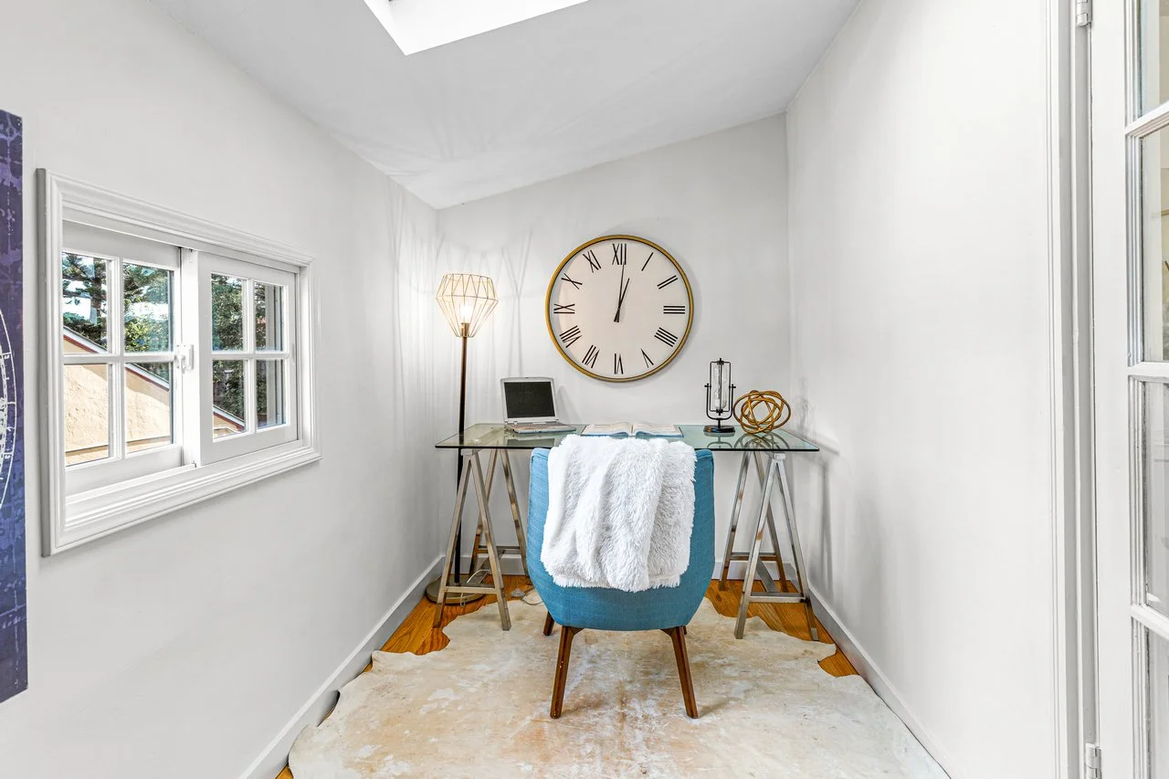 4421 Albert St Smaller 016.jpg