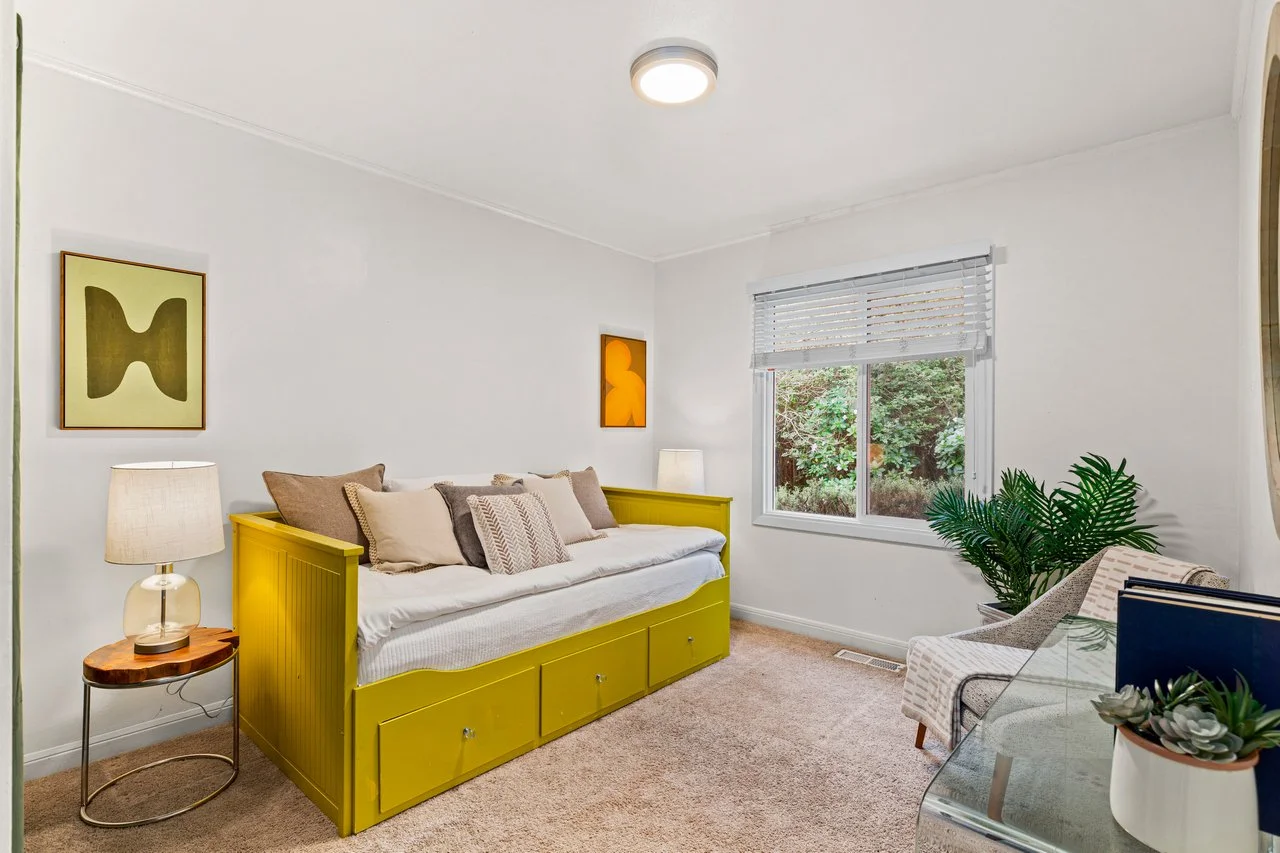 621 Larchmont Dr Smaller 031.jpg