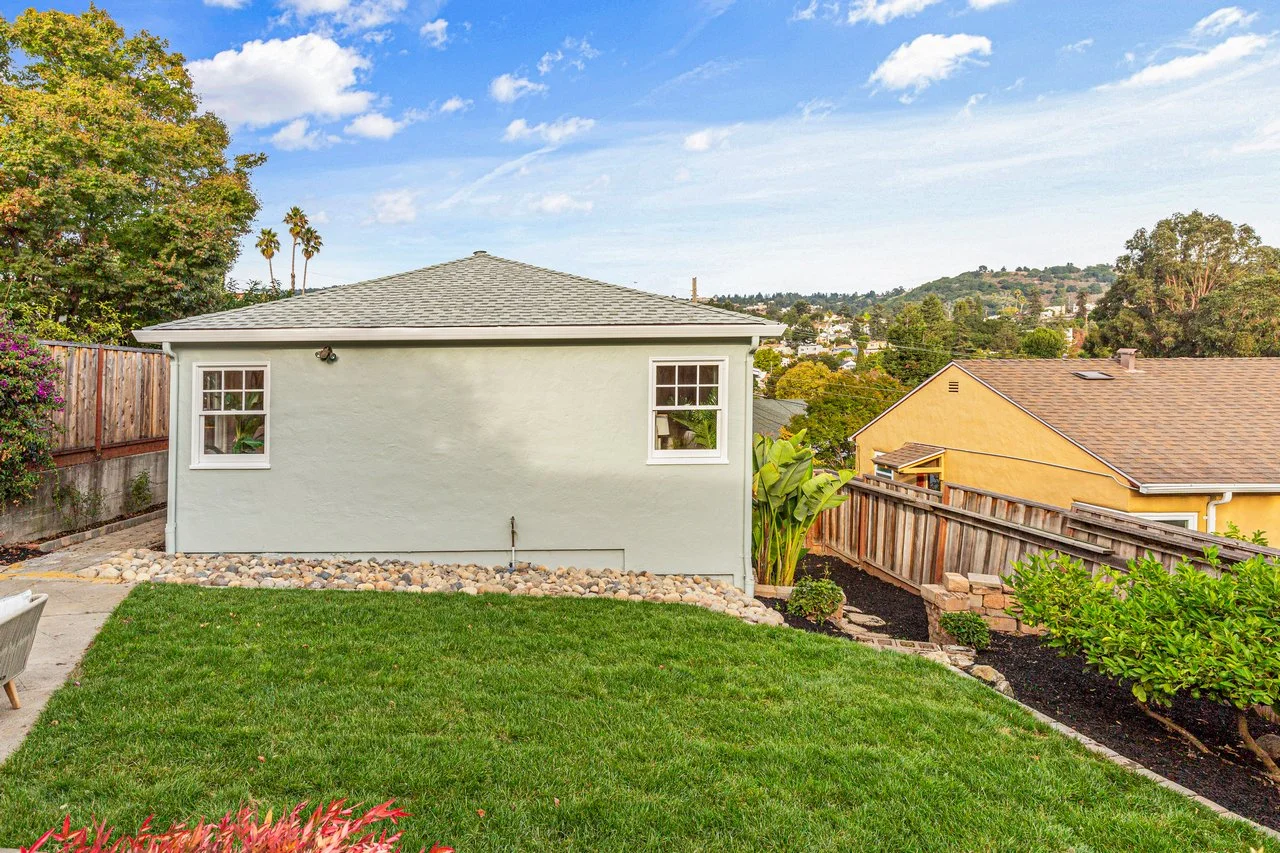 4421 Albert St Smaller 043.jpg