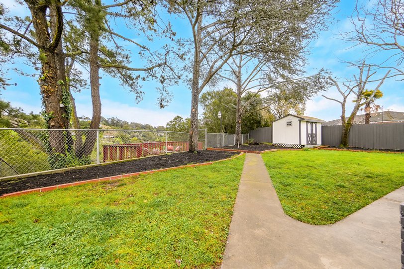 26 Leamont Smallerr046.jpg