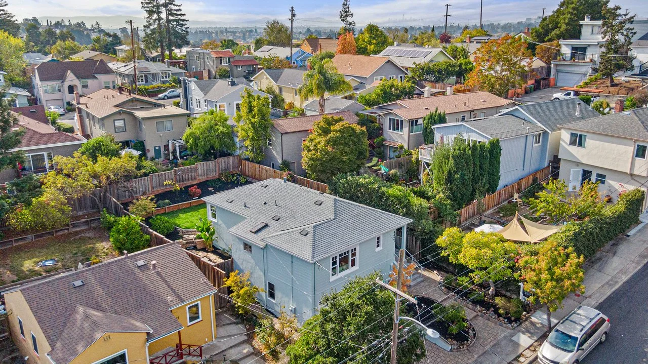 4421 Albert St Smaller 074.jpg