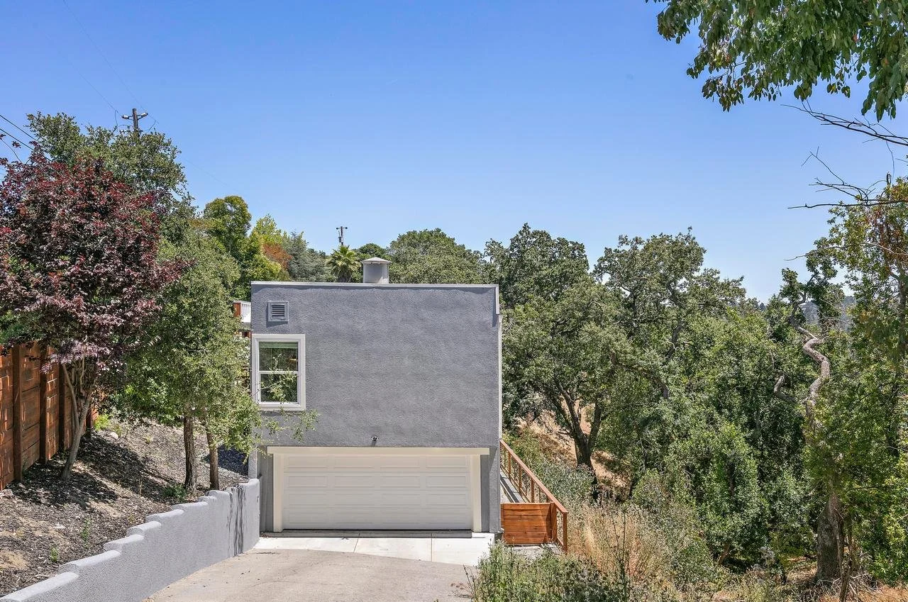 15 Ridge Lane Smaller 058.jpg