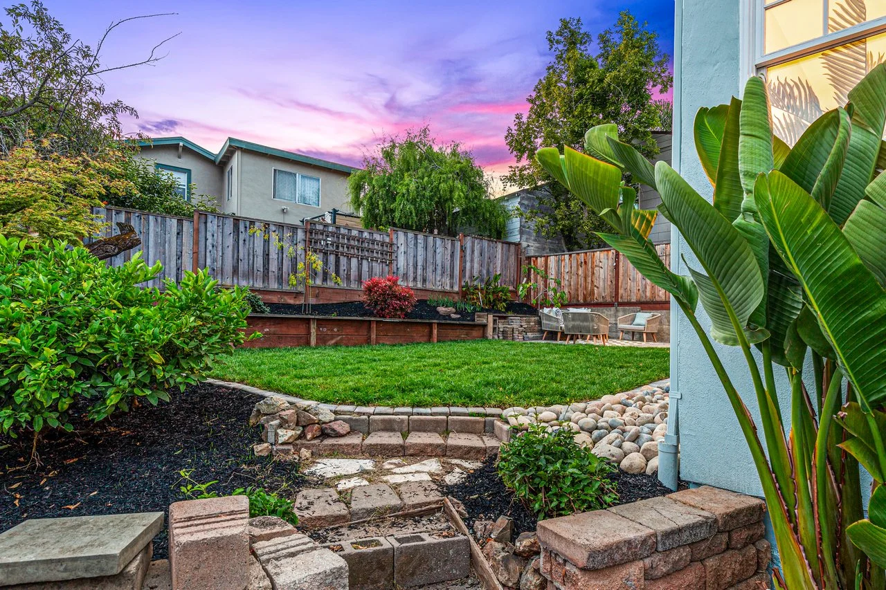 4421 Albert St Smaller 054.jpg