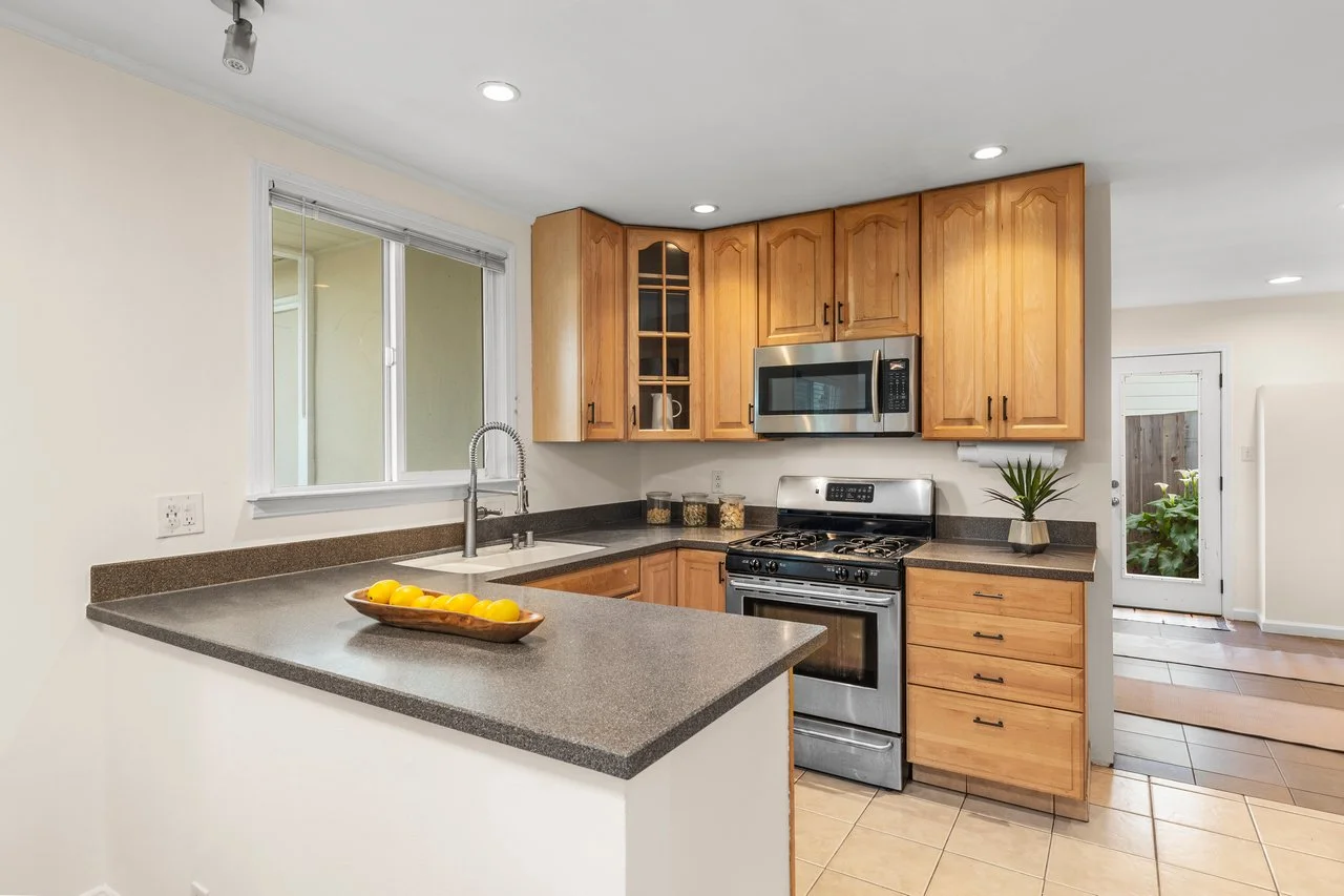 621 Larchmont Dr Smaller 020.jpg