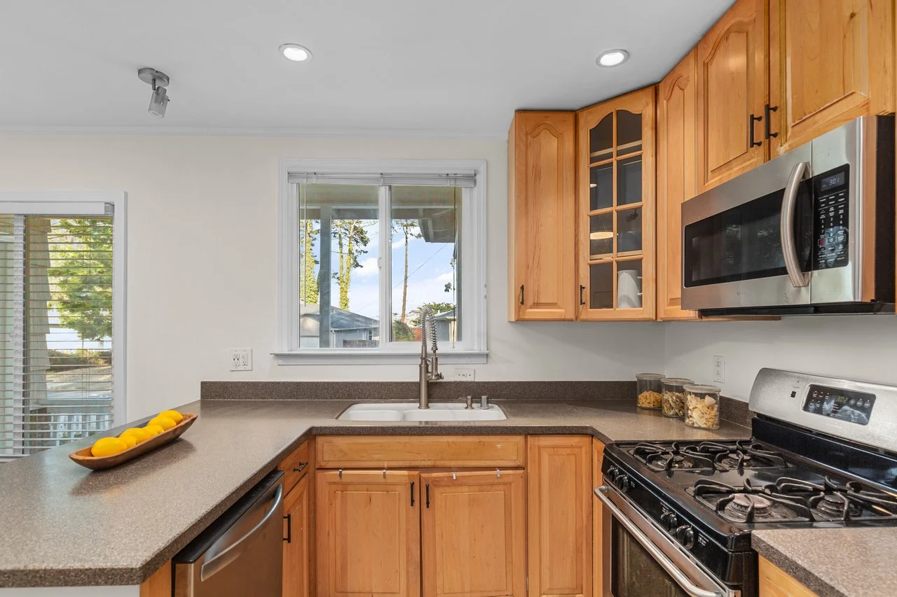 621 Larchmont Dr Smaller 023.jpg