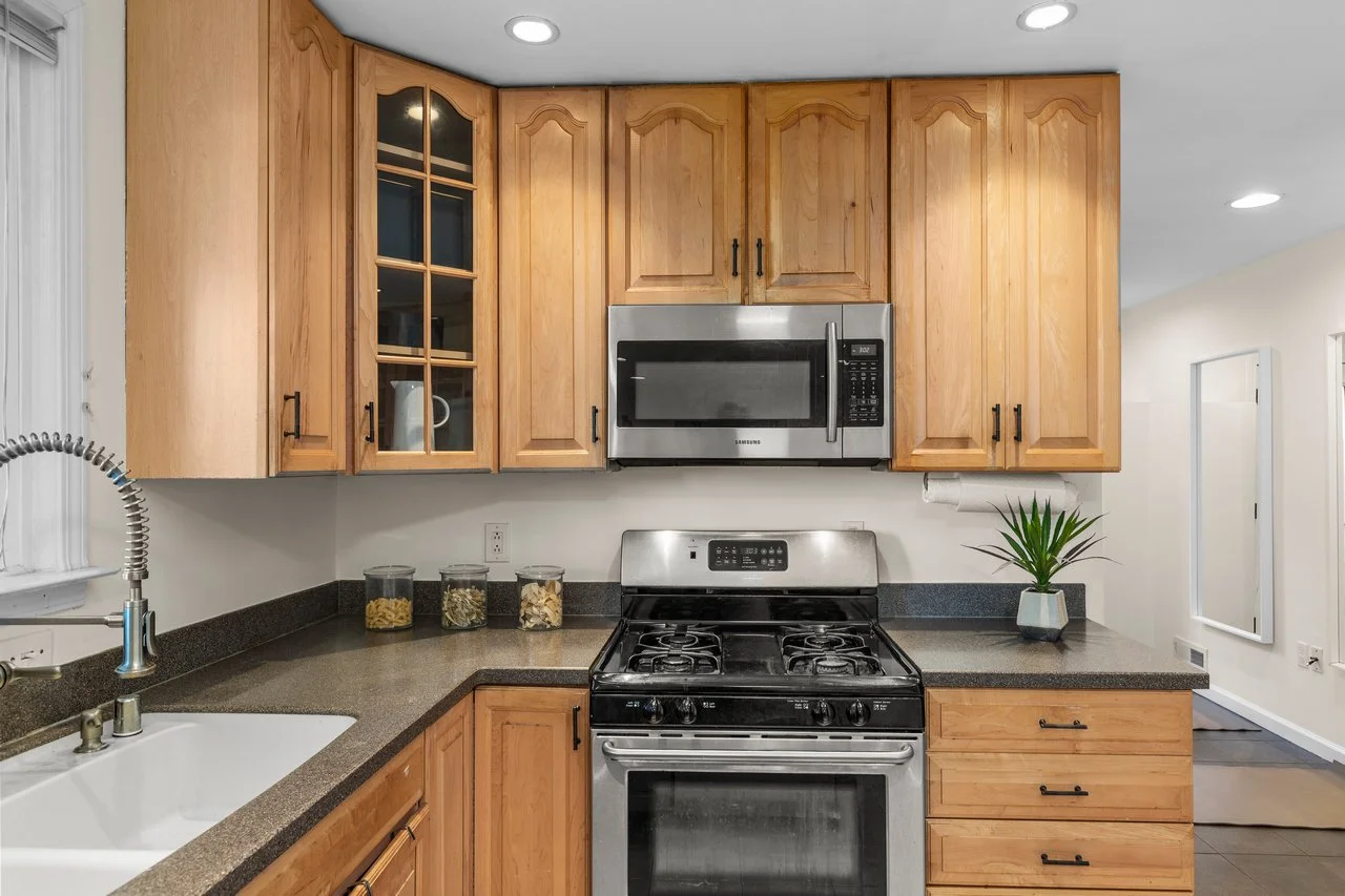 621 Larchmont Dr Smaller 024.jpg