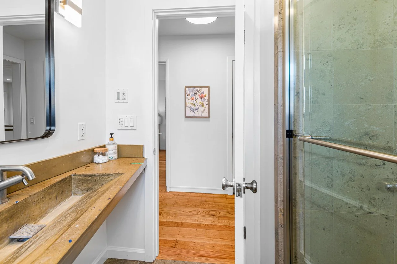 4421 Albert St Smaller 030.jpg