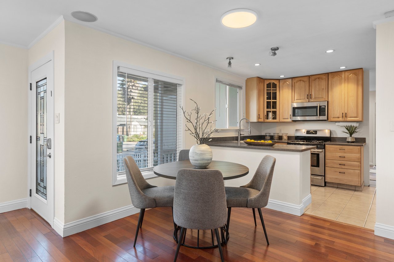 621 Larchmont Dr Smaller 016.jpg