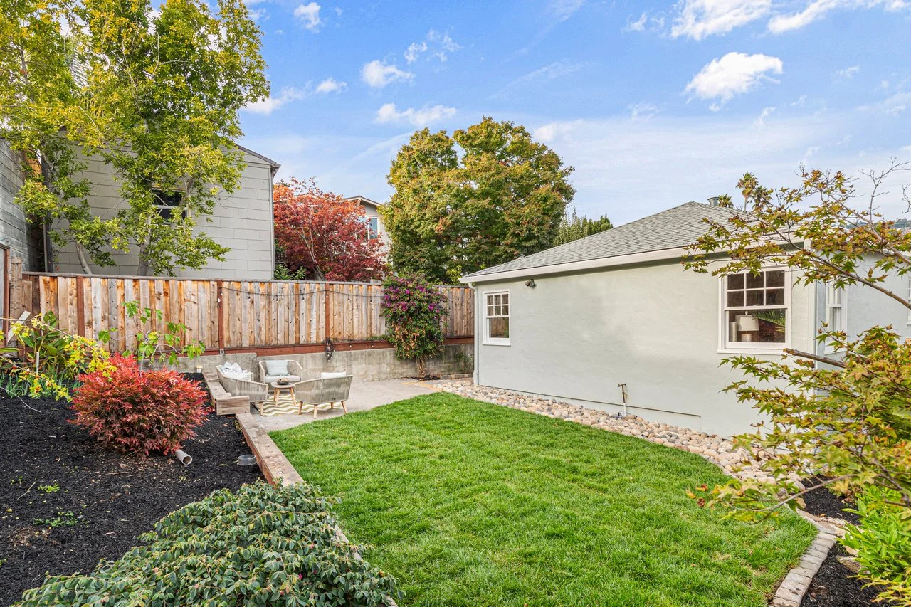 4421 Albert St Smaller 042.jpg