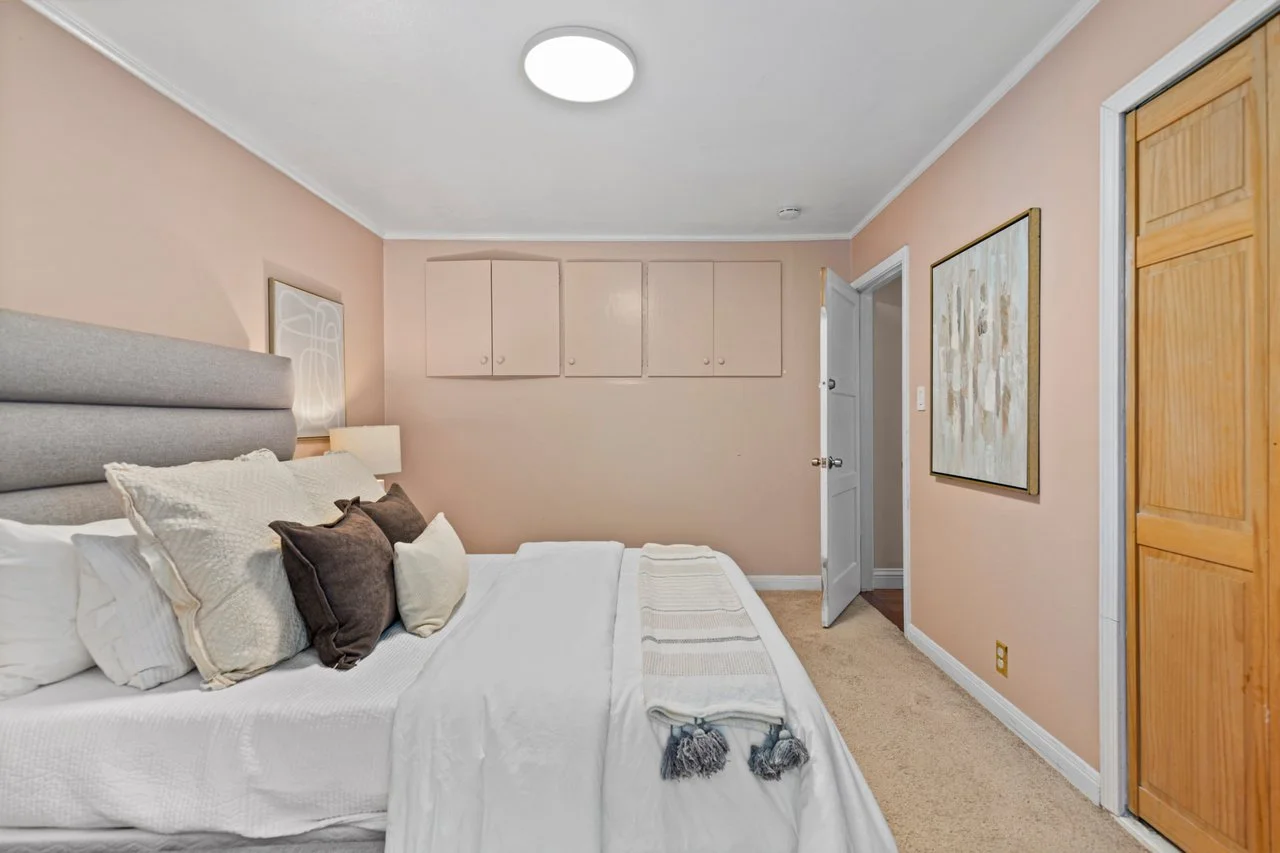 621 Larchmont Dr Smaller 040.jpg