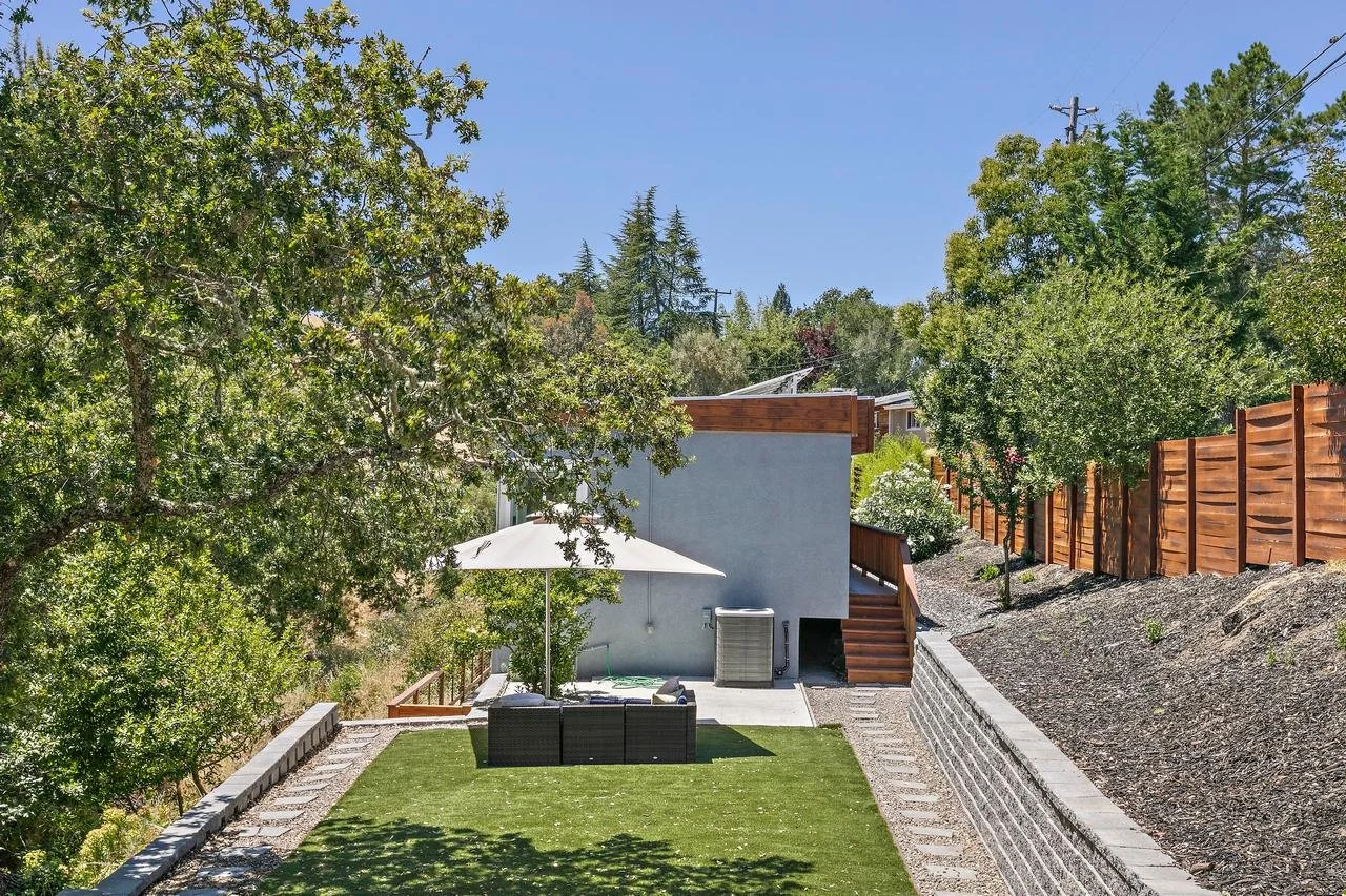 15 Ridge Lane Smaller 021.jpg