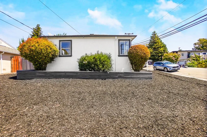 1705 163rd Smaller005.jpg