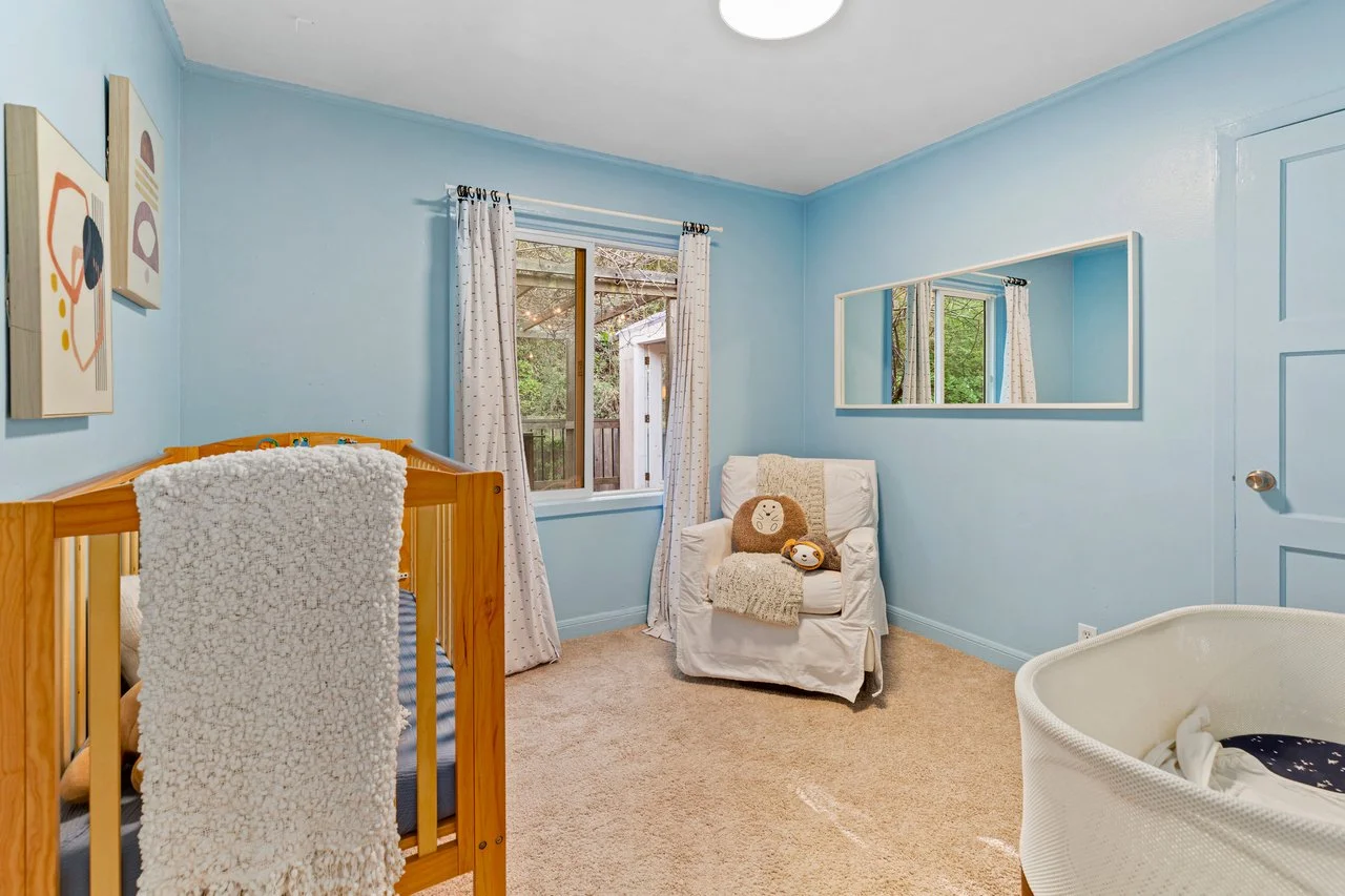 621 Larchmont Dr Smaller 036.jpg