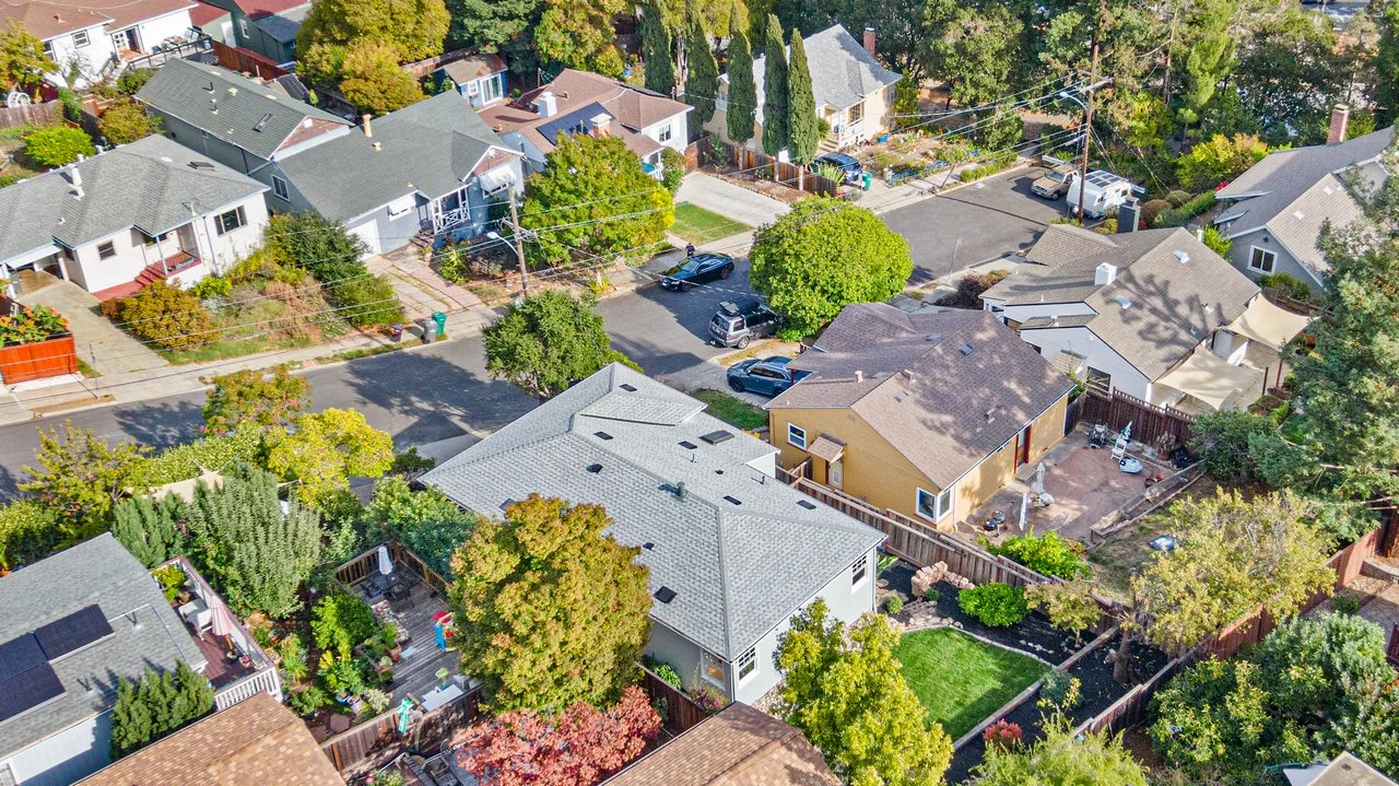 4421 Albert St Smaller 067.jpg