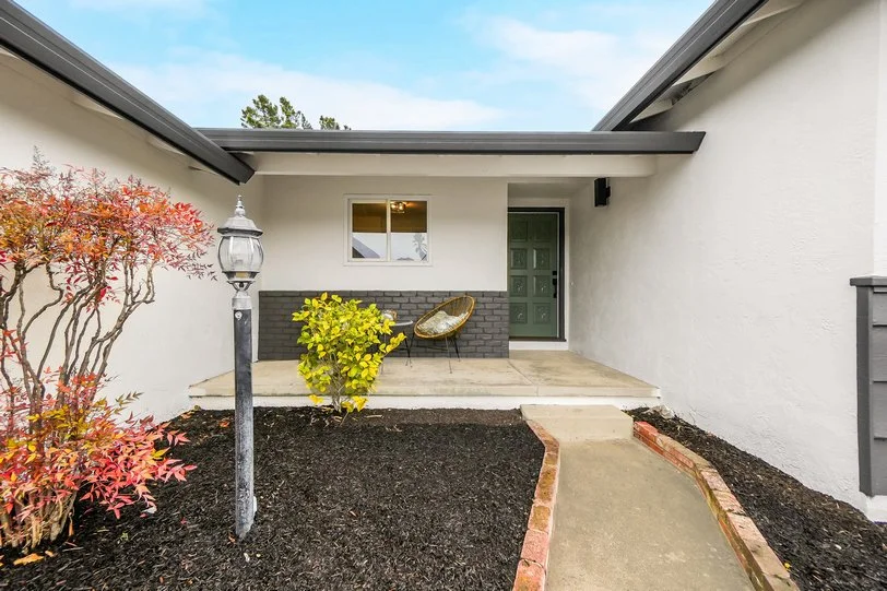 26 Leamont Smallerr009.jpg