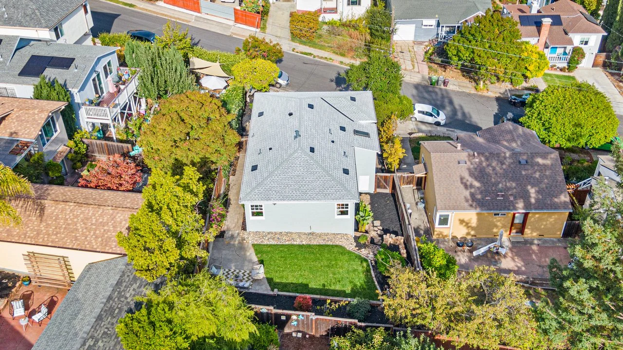 4421 Albert St Smaller 068.jpg