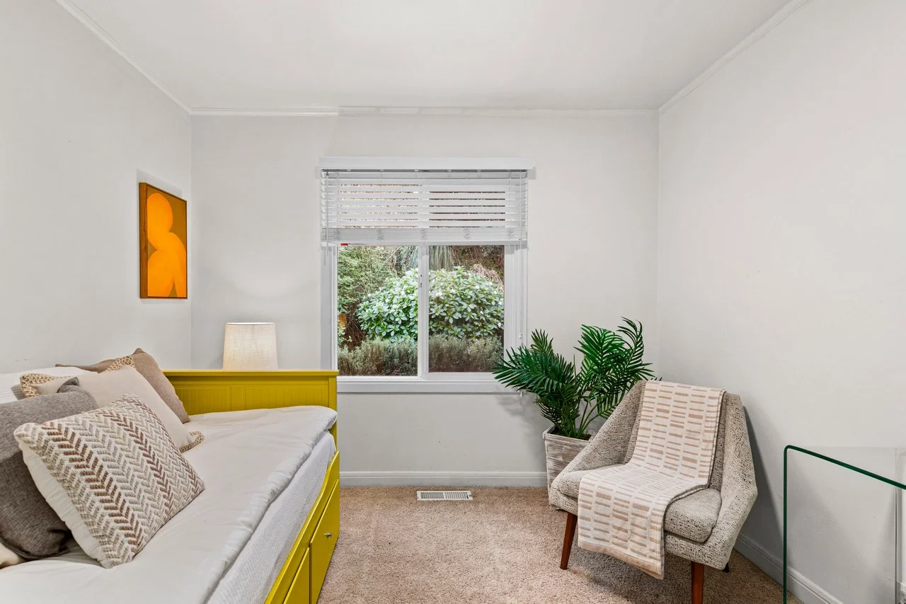 621 Larchmont Dr Smaller 032.jpg