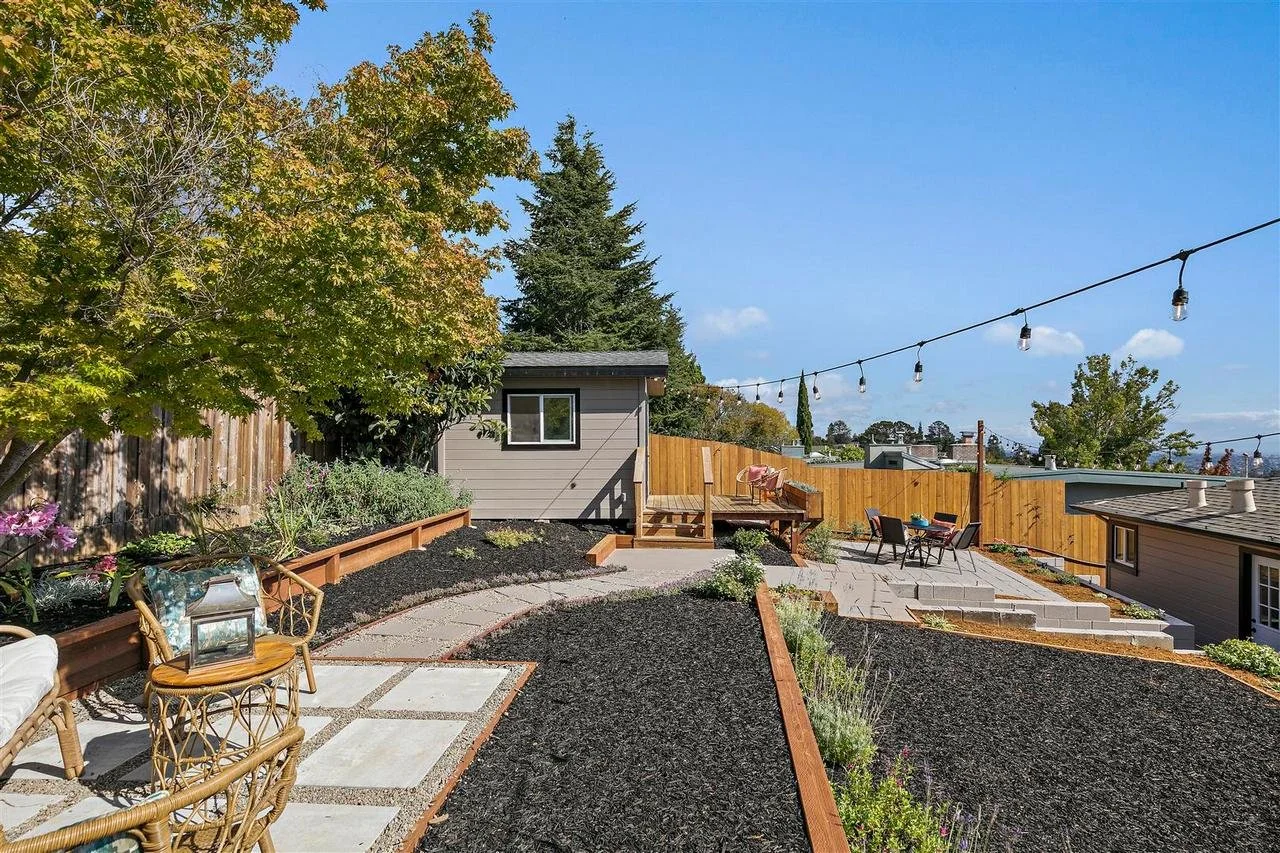 4198 Huntington St Smaller 085.jpg