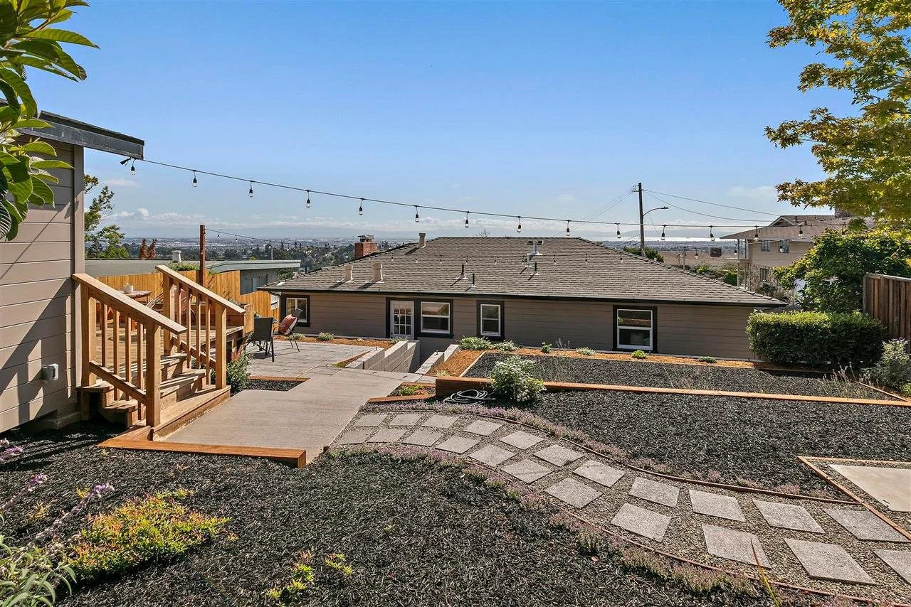 4198 Huntington St Smaller 086.jpg