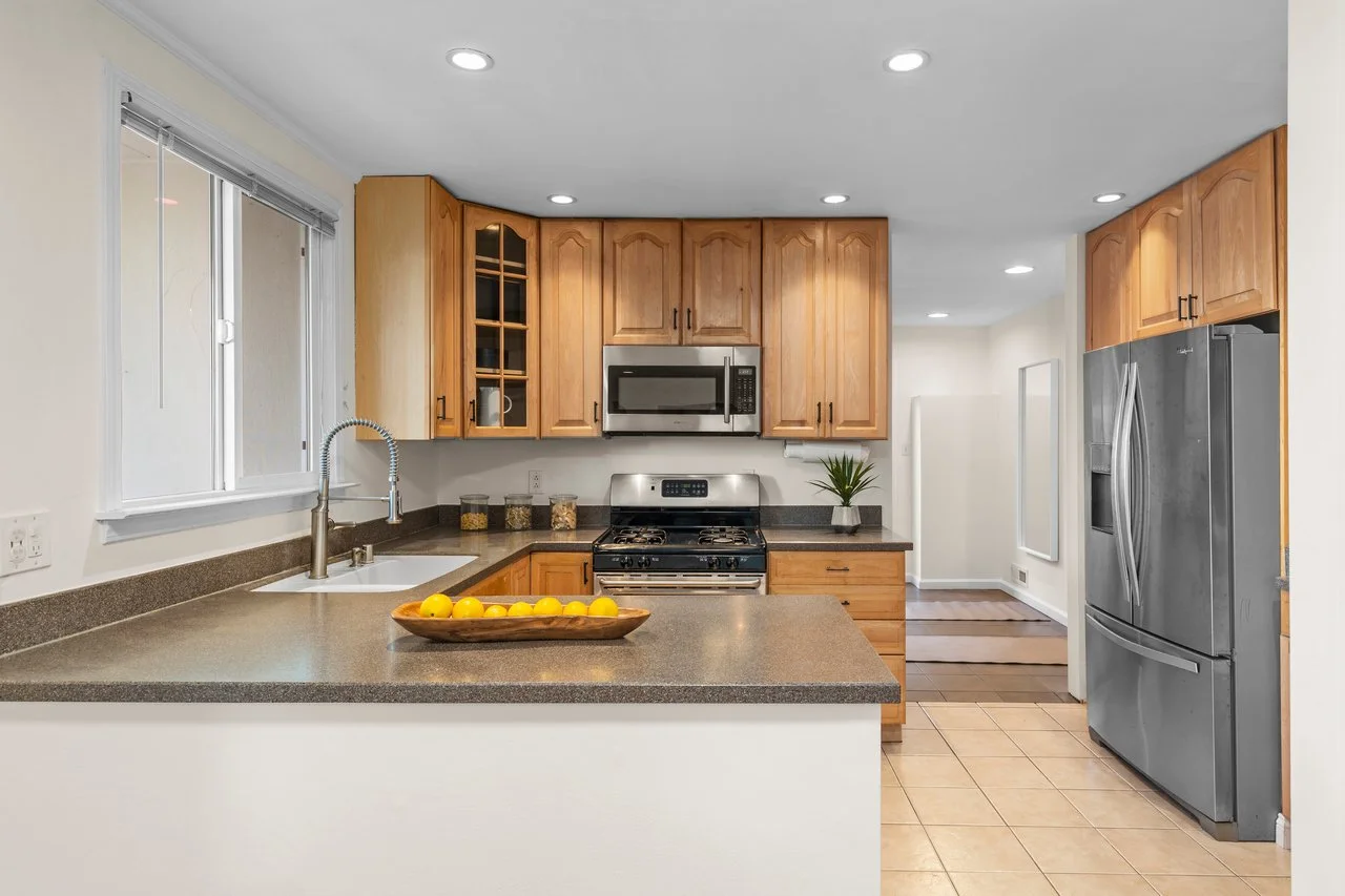 621 Larchmont Dr Smaller 021.jpg