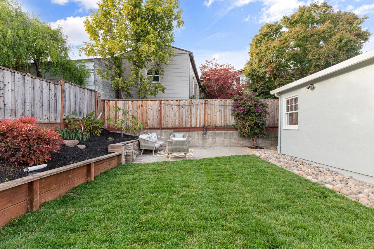 4421 Albert St Smaller 041.jpg