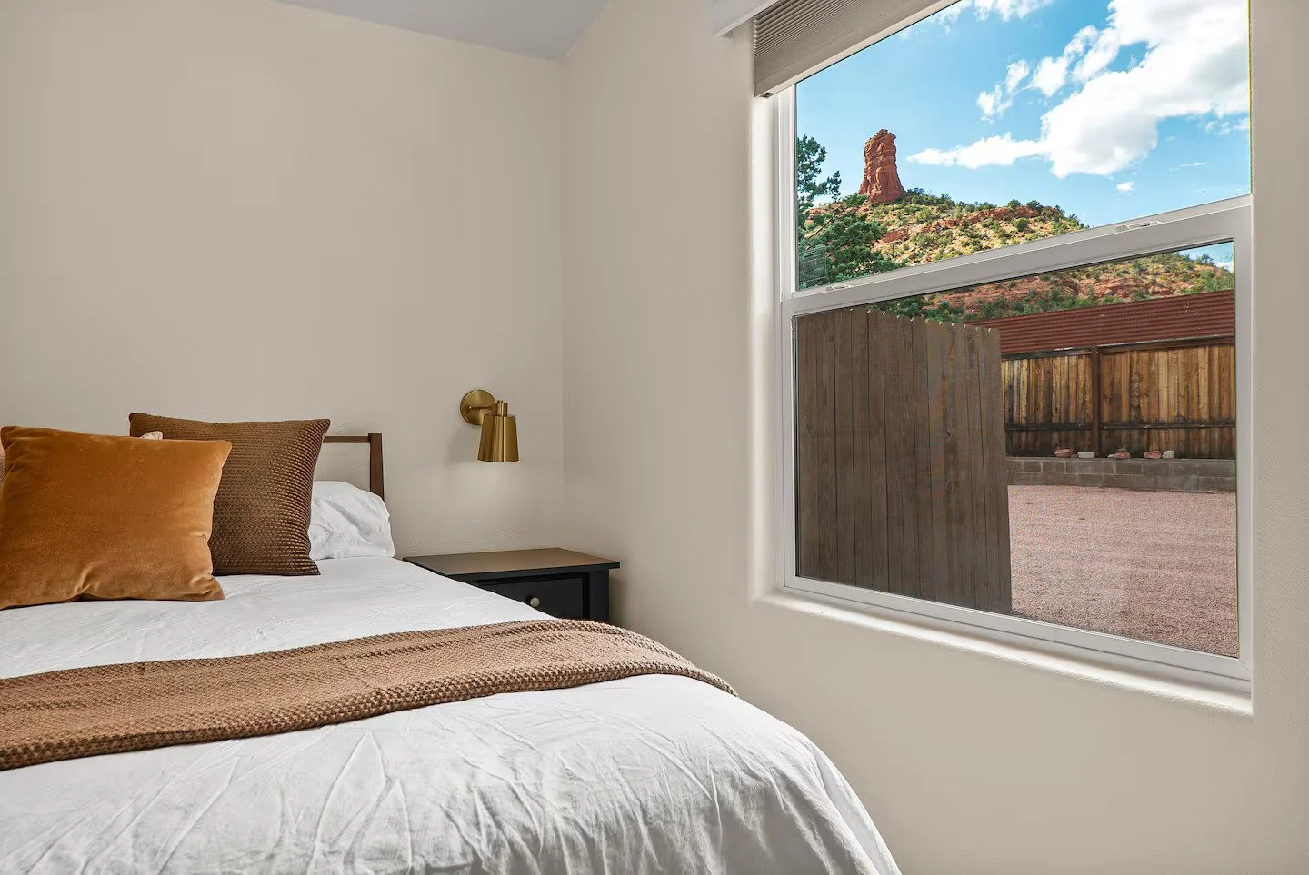bedroom2.jpg