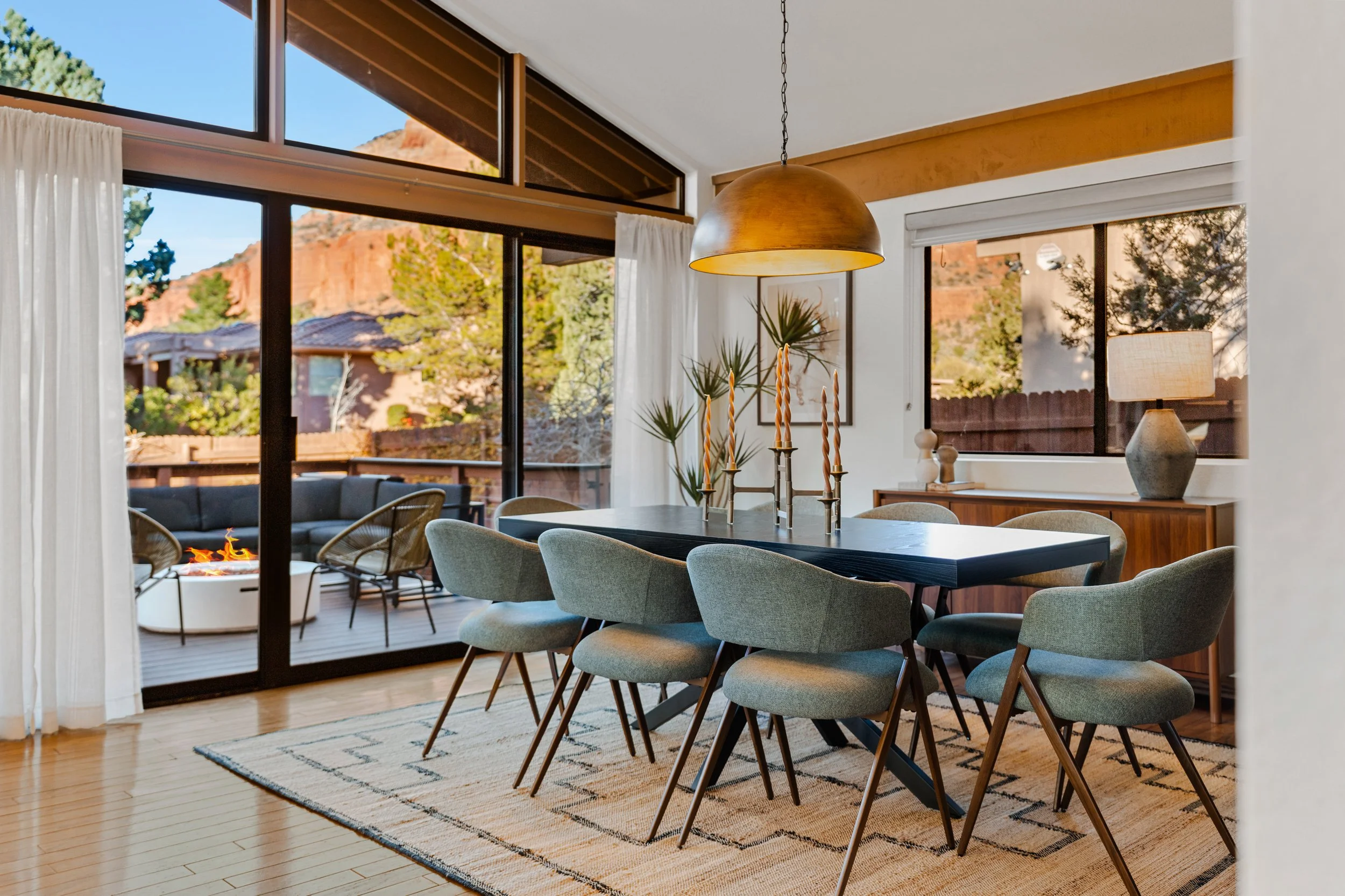 27-Dining Area.jpg