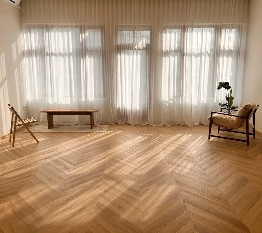 Joga v Fužinah Ljubljana – svetel studio s sproščeno atmosfero