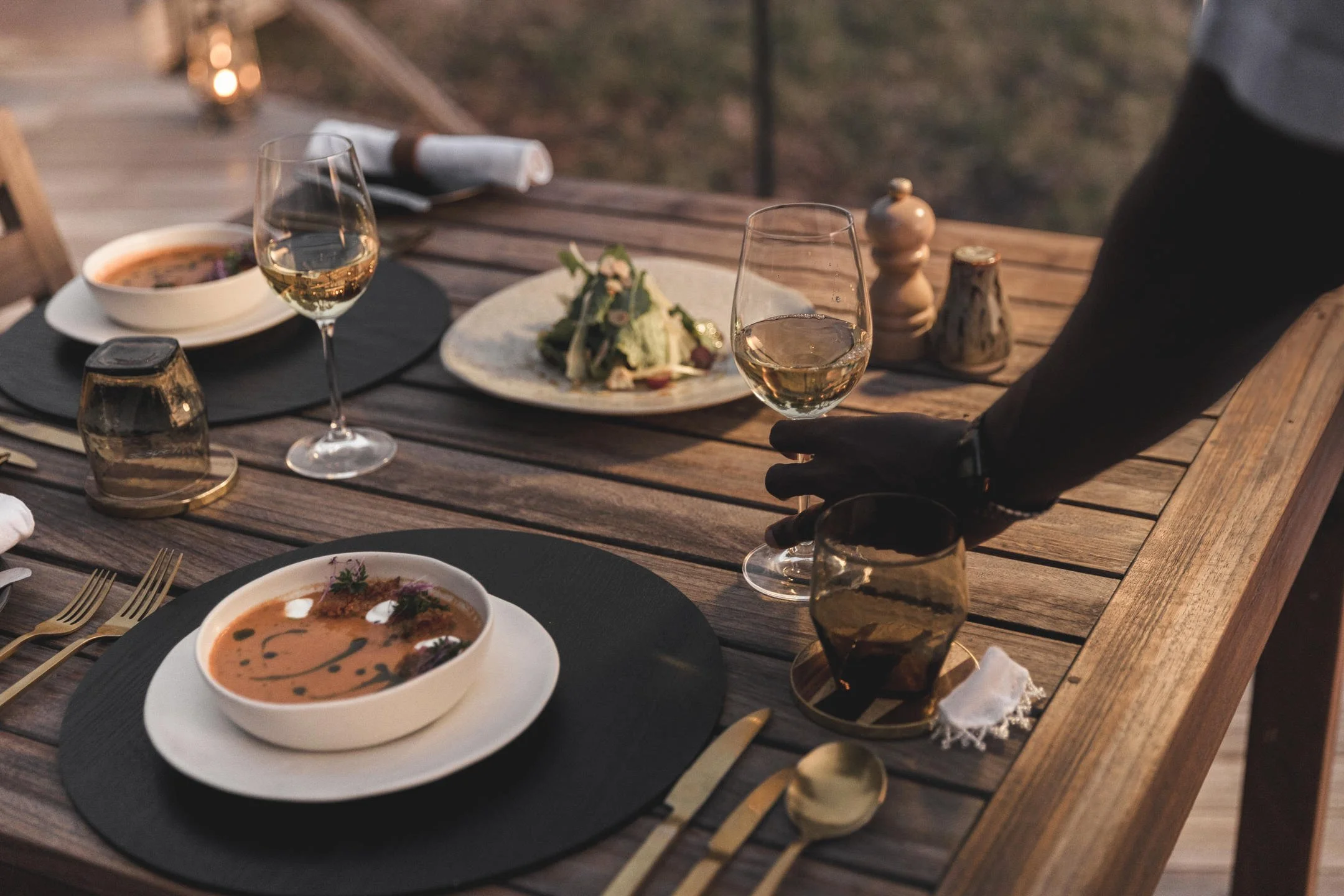 amazing-botswana-safaris-luxury-mombo-10.jpg