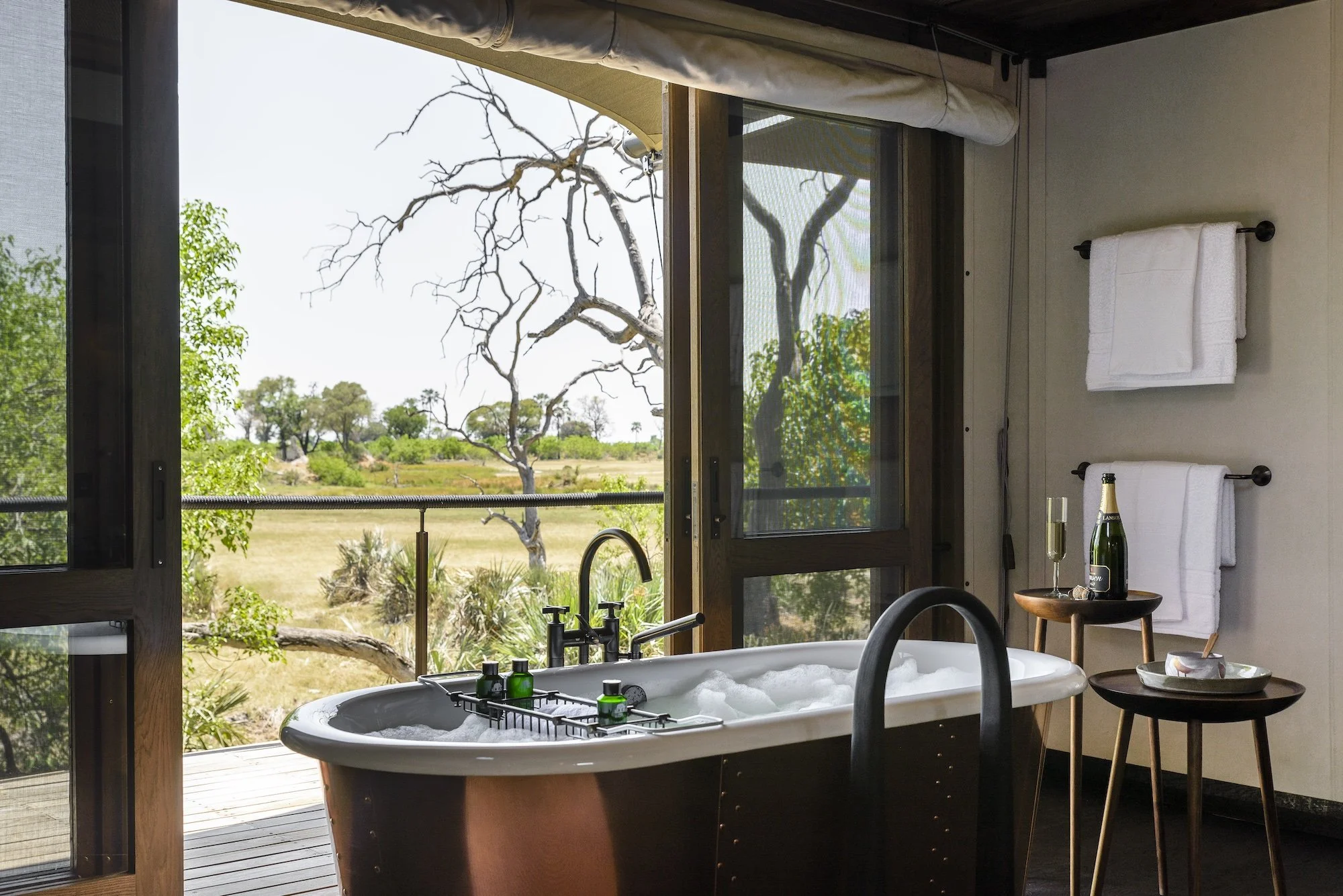 Xigera suite bath.jpg