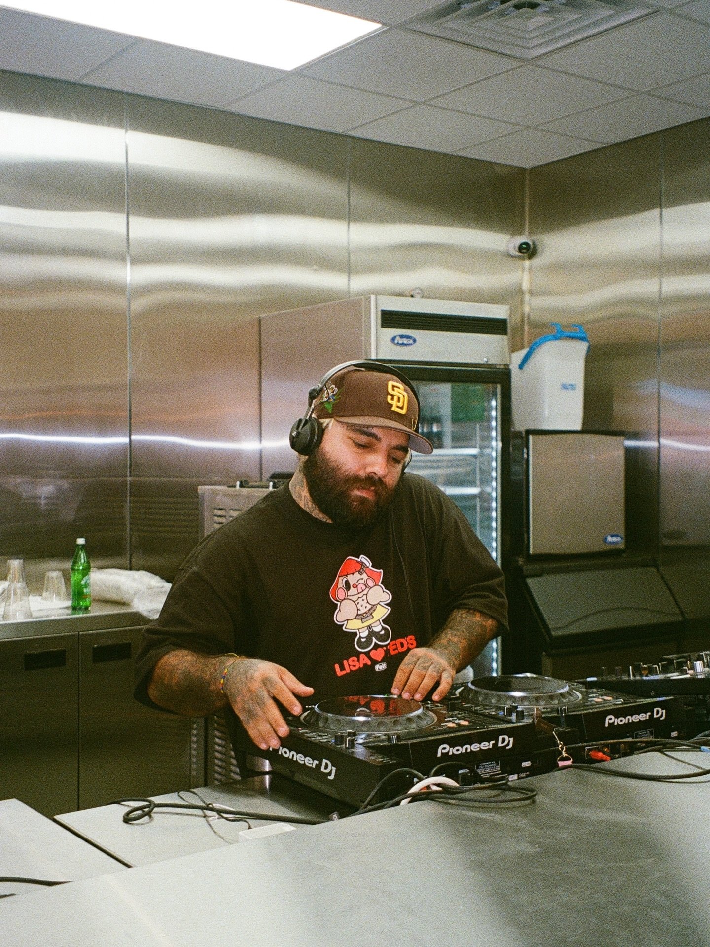 Lil film dump showing off the tees we printed for 
Lisa ❤️&rsquo;s Ted&rsquo;s Miami Music Week Burger popup 🍔
Thank you guys for the trust
&bull;
DM or Text (786) 914-3487 to get a free quote today! 📲📩
Best screenprinting/embroidery/brand develop