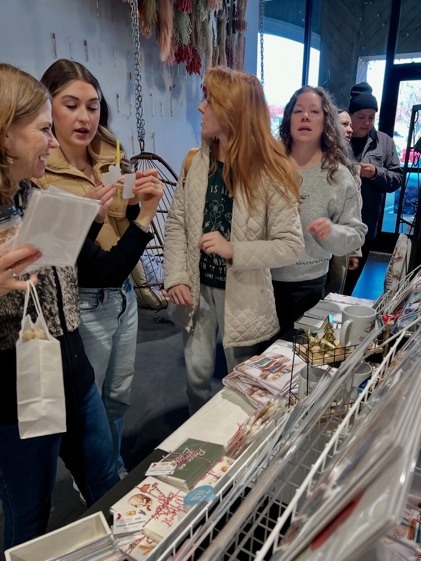 Had the best time at the @mudleafcoffee Maker&rsquo;s Market last weekend! Thanks for having me!

#christmasmarket #patiencecreative #watercolorartist #artistspopup