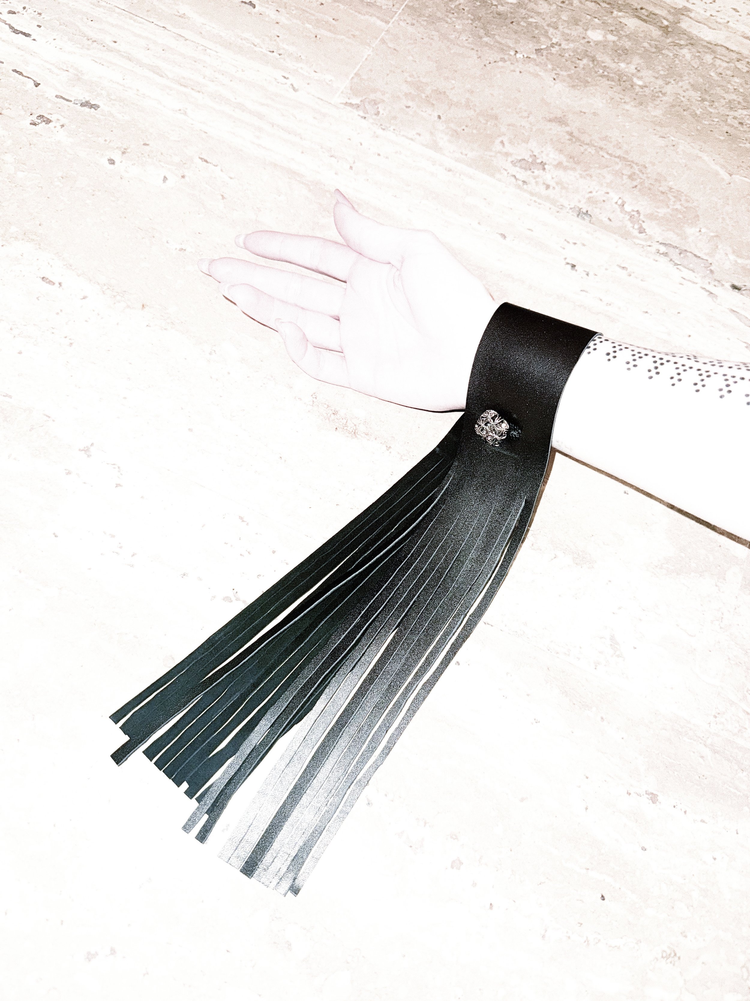 FRINGE CUFFS - BLACK - €130