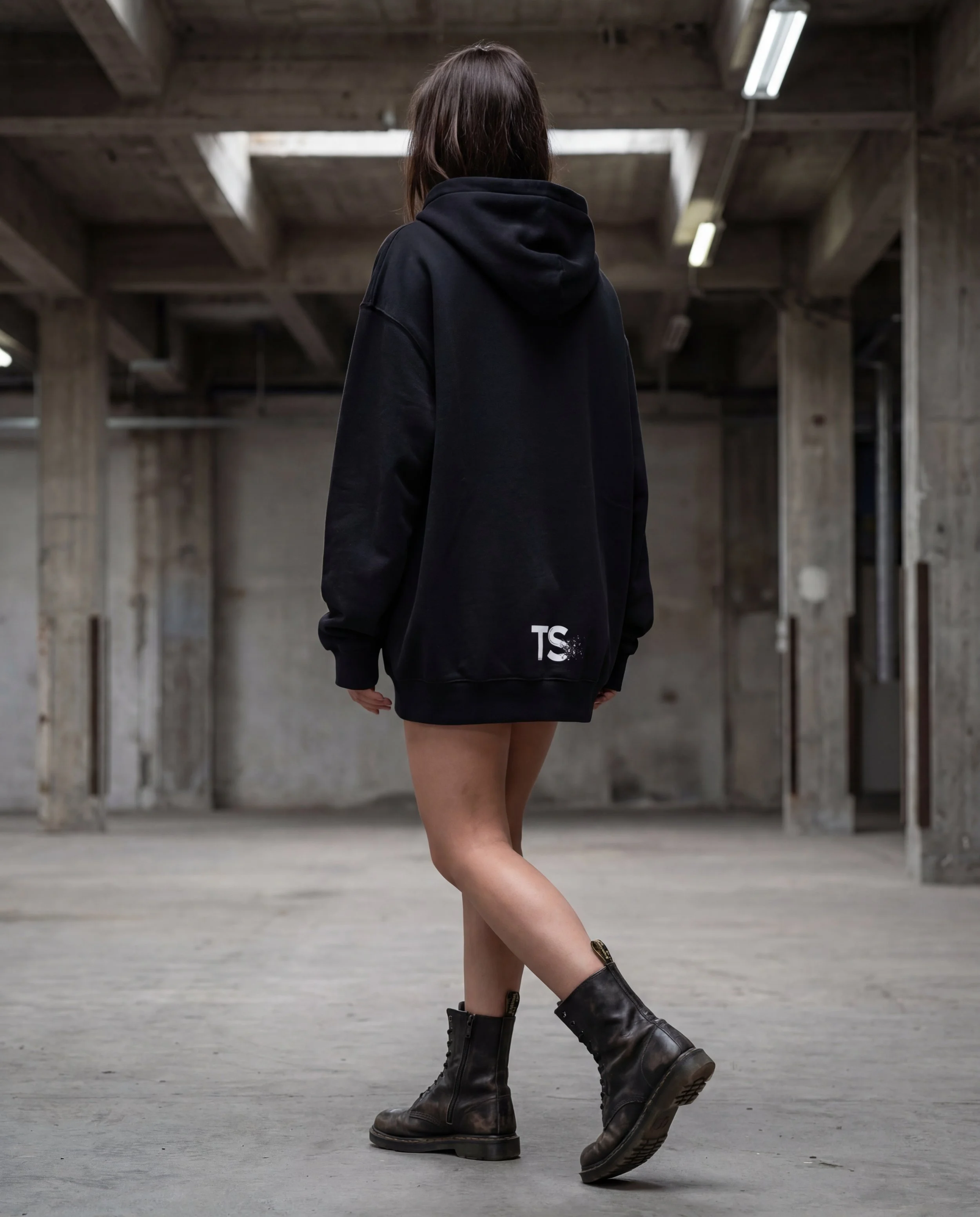 TS 03 HOODIE BLACK BACK MODEL.jpg