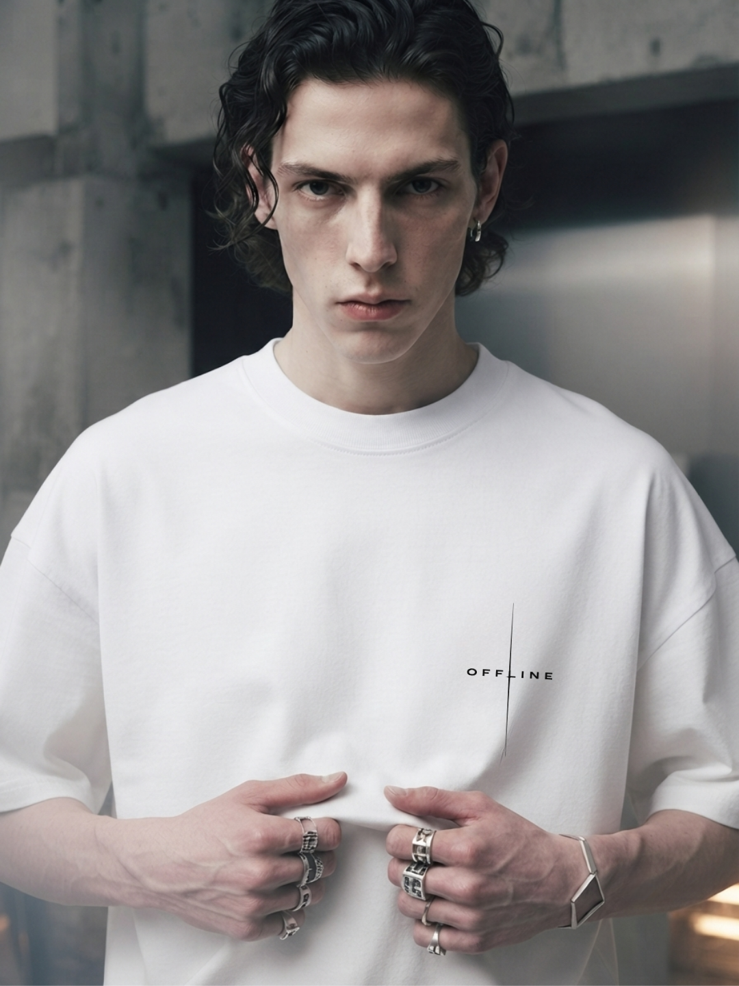 MODEL WEARING T SHIRT TECHNO STUDIOS OFFLINE