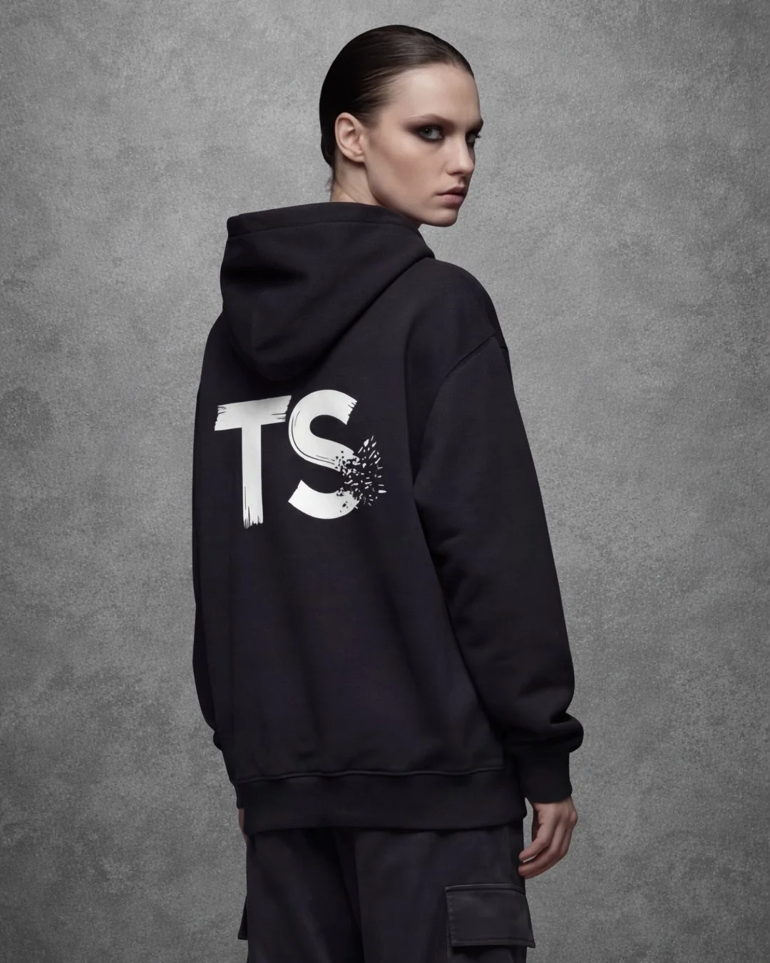 TS 04 HOODIE