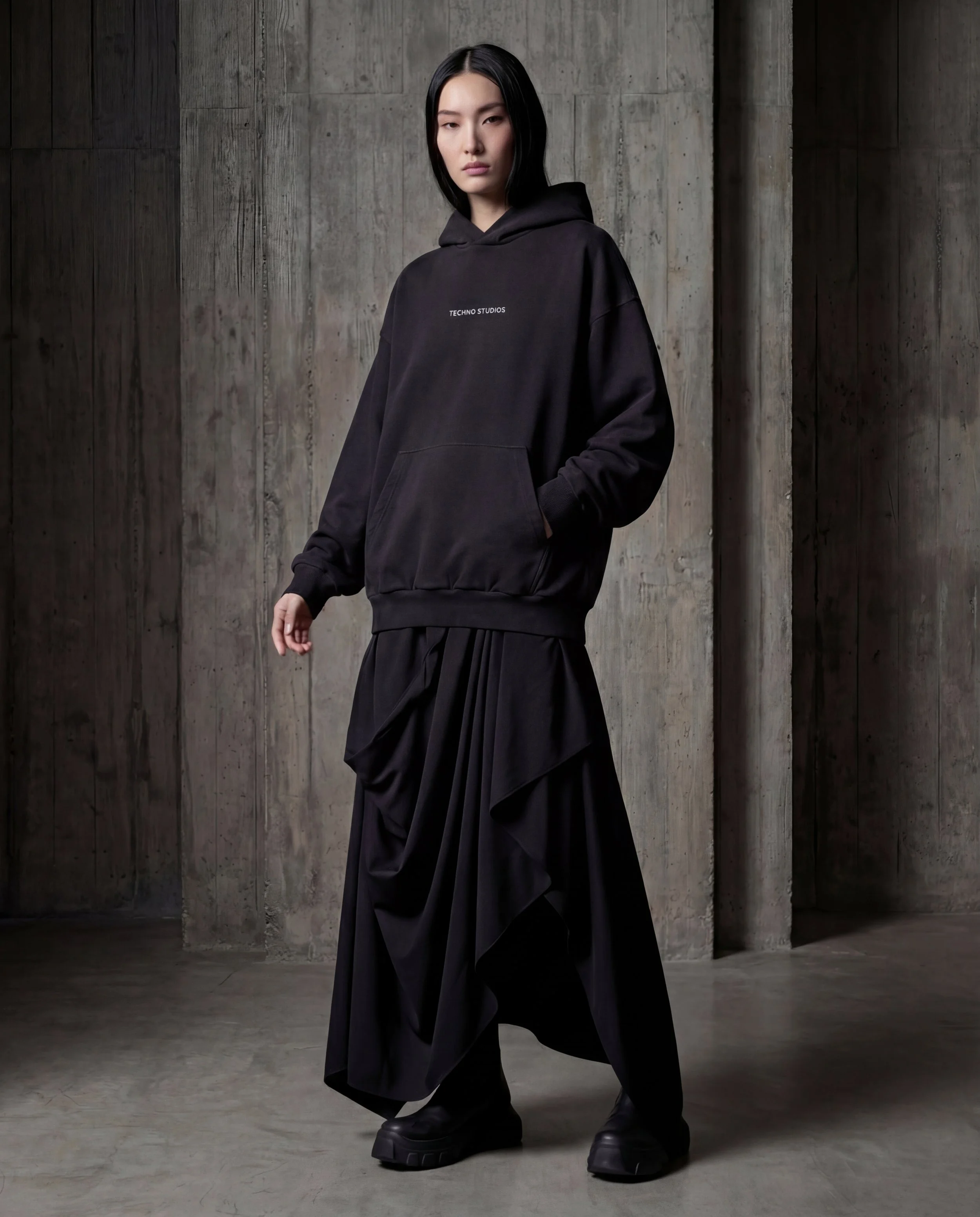 MODEL GRILS FRONT HOODIE.jpg