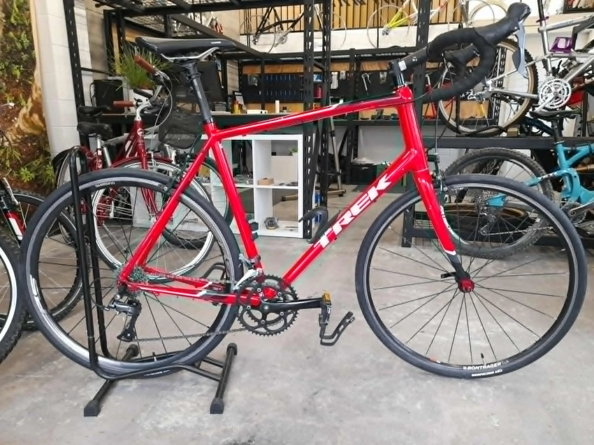 Trek roadie in for a freshen up, ready for riding the new shared paths with his son. We installed the widest tyres the frame / fork would allow giving more stability and comfort.