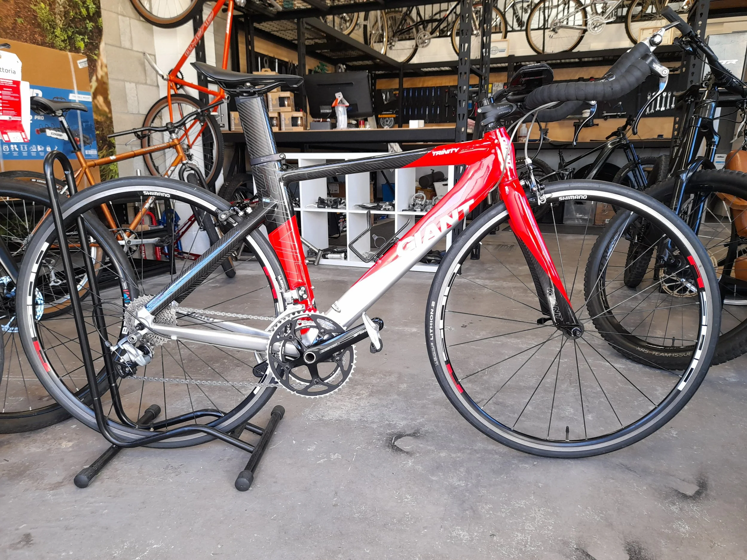Beautiful Giant TT bike in for a mid level service now running at its best for some training and events in the near future. As normal we found and addressed several not quite right adjustments, like over tightened hub cones and steerer tube lacking s