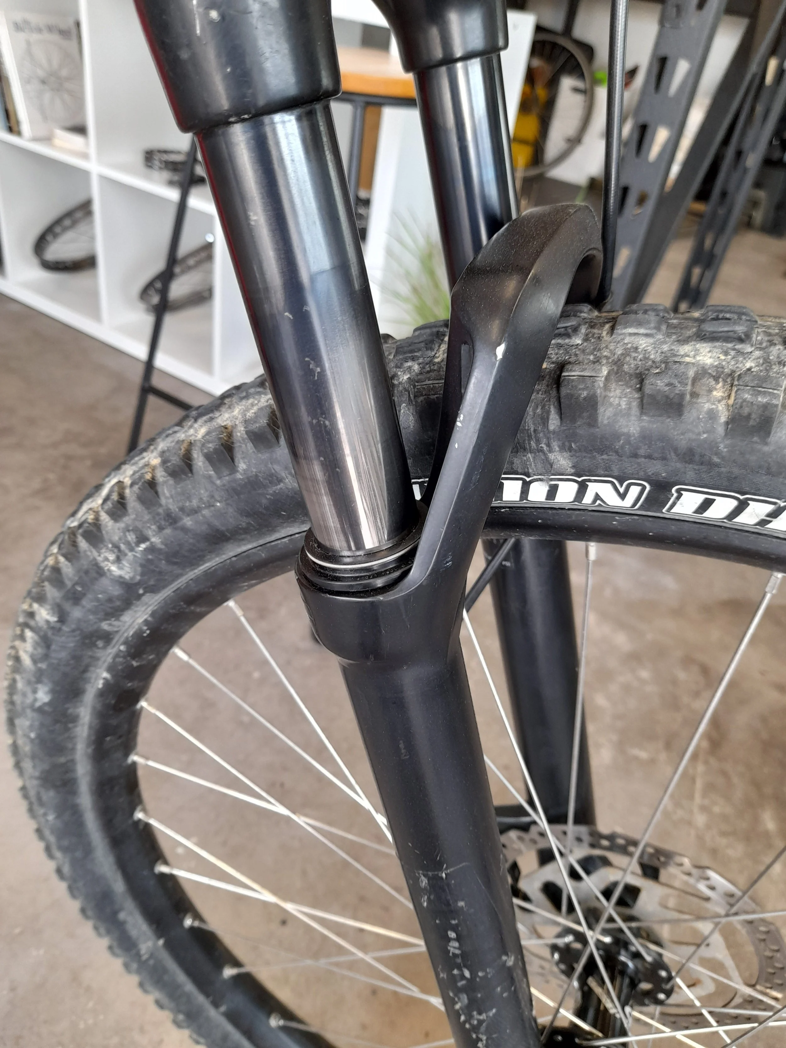 After...  Fork lower leg service