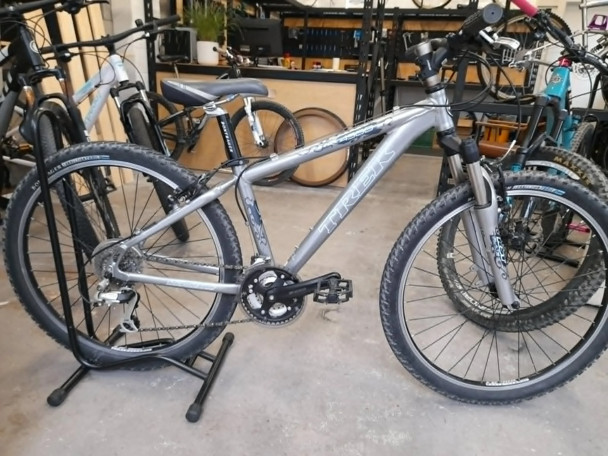 Used Trek recreational urban MTB ready for sale @ $179. Great little bike for a 10 - 14 year old or 4.10 - 5.1ft. Test rides, viewings always welcome.