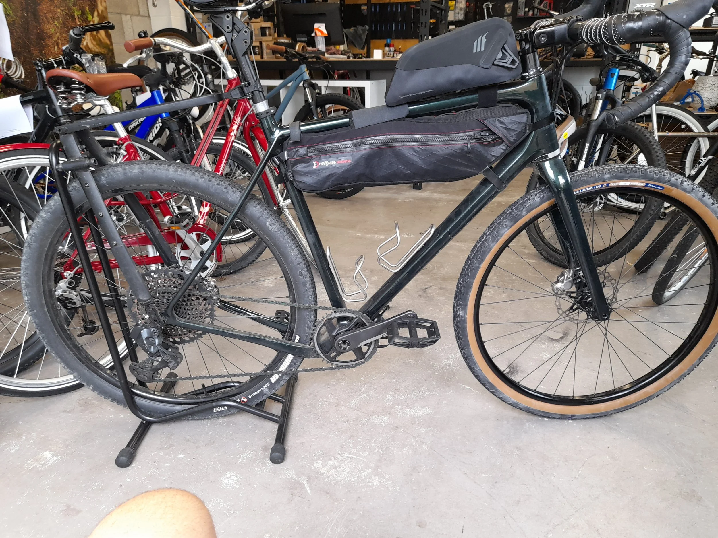 Lovely German couple mid way on their Tour Aotearoa stopped in for a 650b tyre replacement, upgrading to a Panaracer Gravelking X1 and lucky we caught the completely worn out rear pads before they continued across to the South Island.