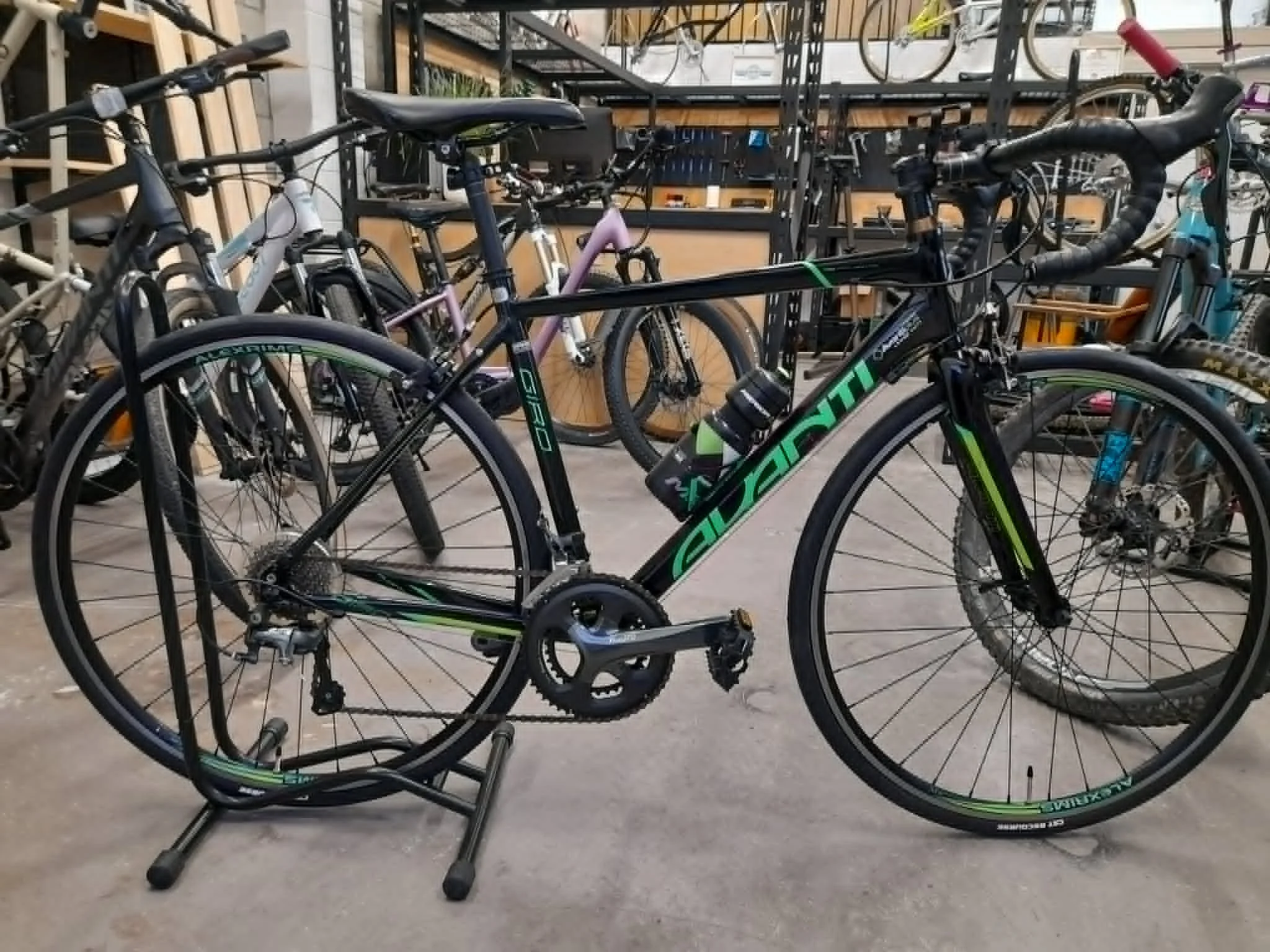 Lightly used Avanti recreational roadie in for a mid level service after sitting in the shed for a couple of years. The new shared paths have inspired the owner to start using at least on the weekly :)