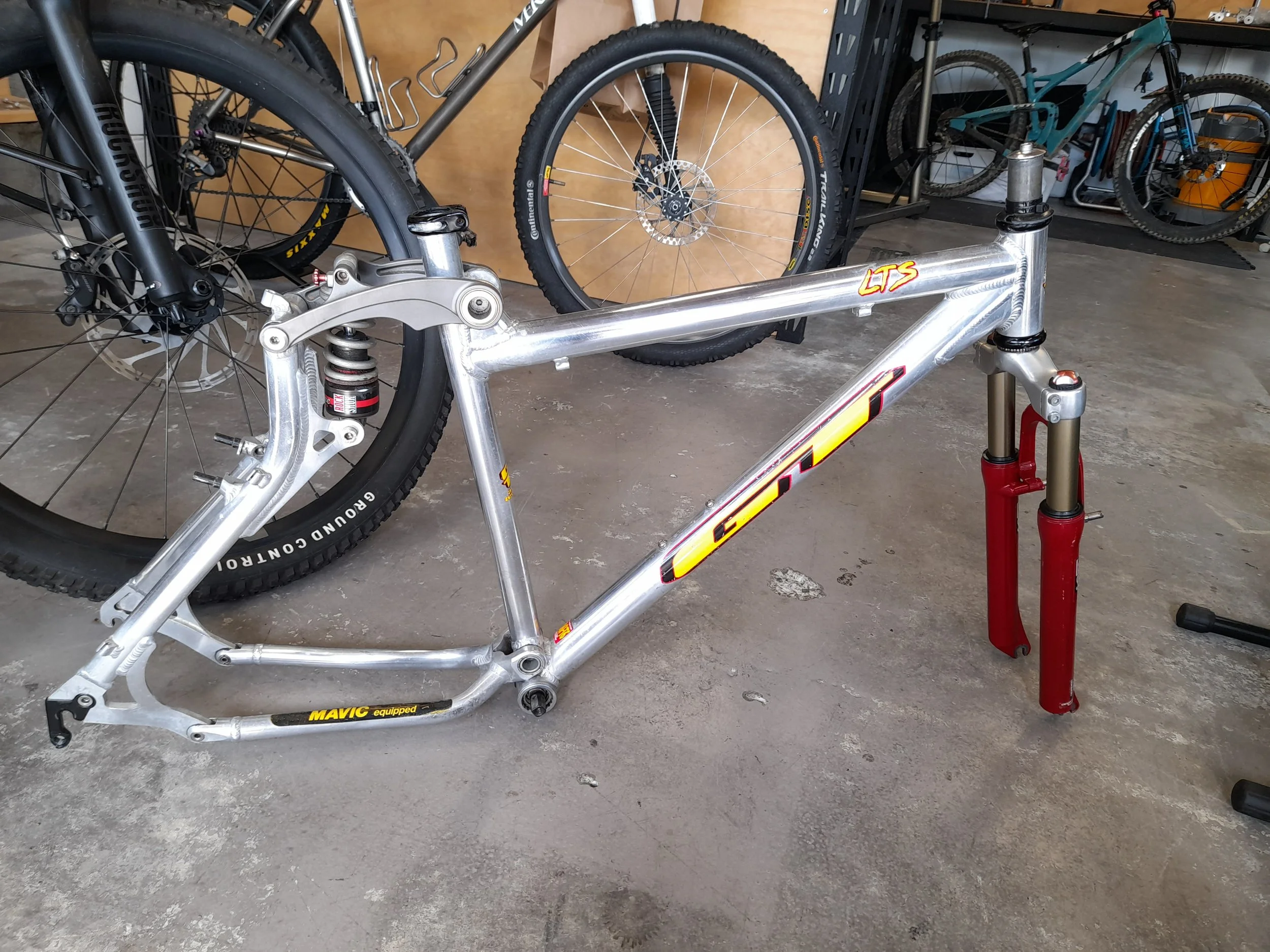 Used - GT LTS Team Frame / Rockshox DH Fork
