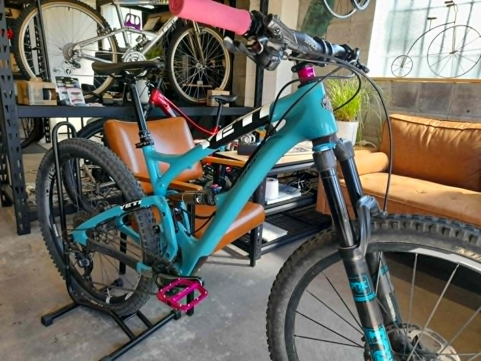 Beautiful Yeti SB5c in for a little birthday before heading off to ride the Rotorua trails over the school holidays.