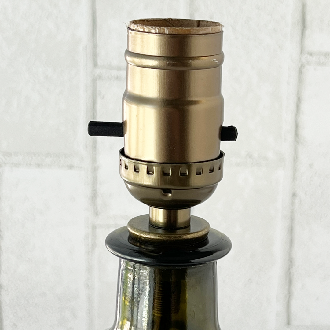 green-glass-olive-oil-lamp_1080x1080_02.png