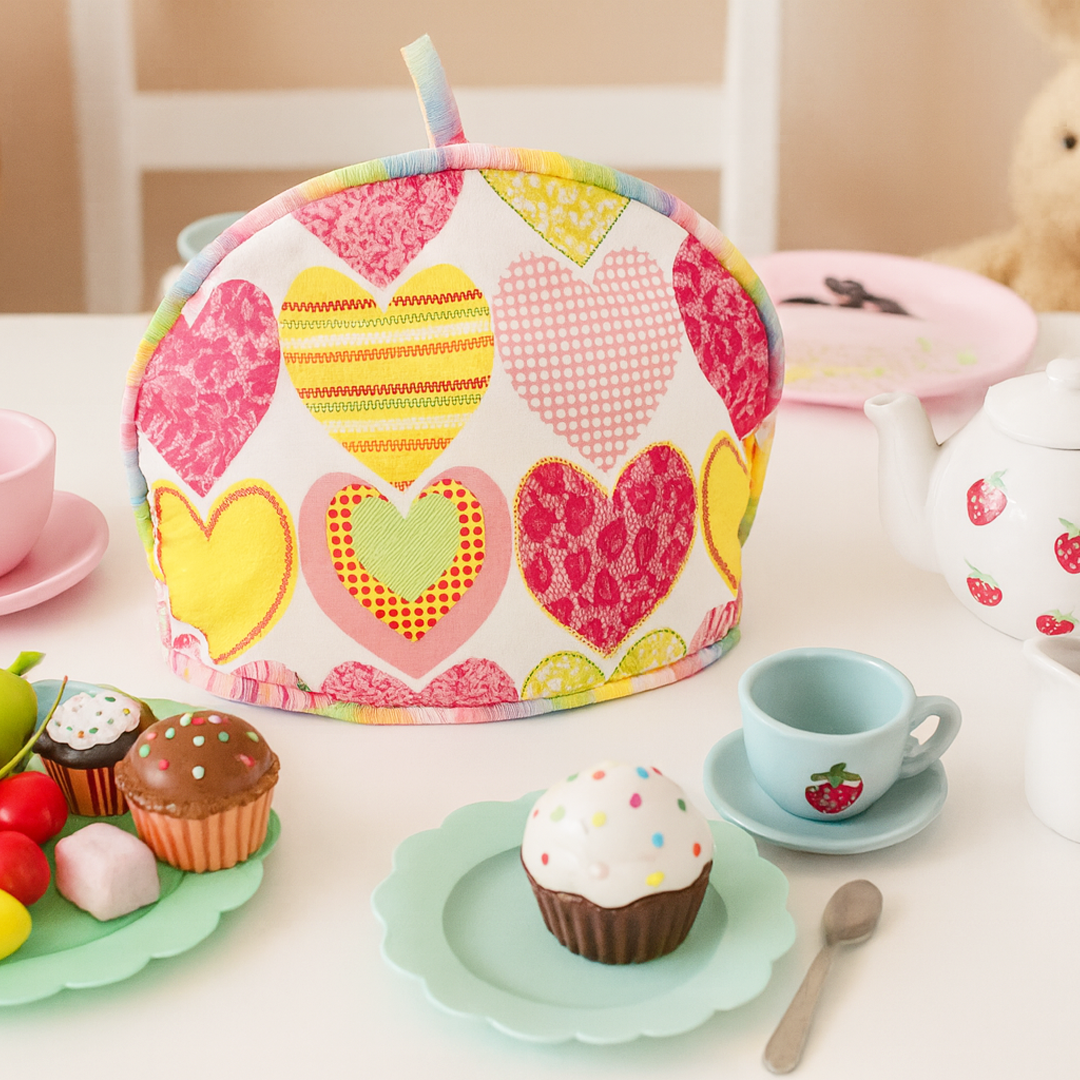 child-hearts-tea-cozy_1080x1080_01.png